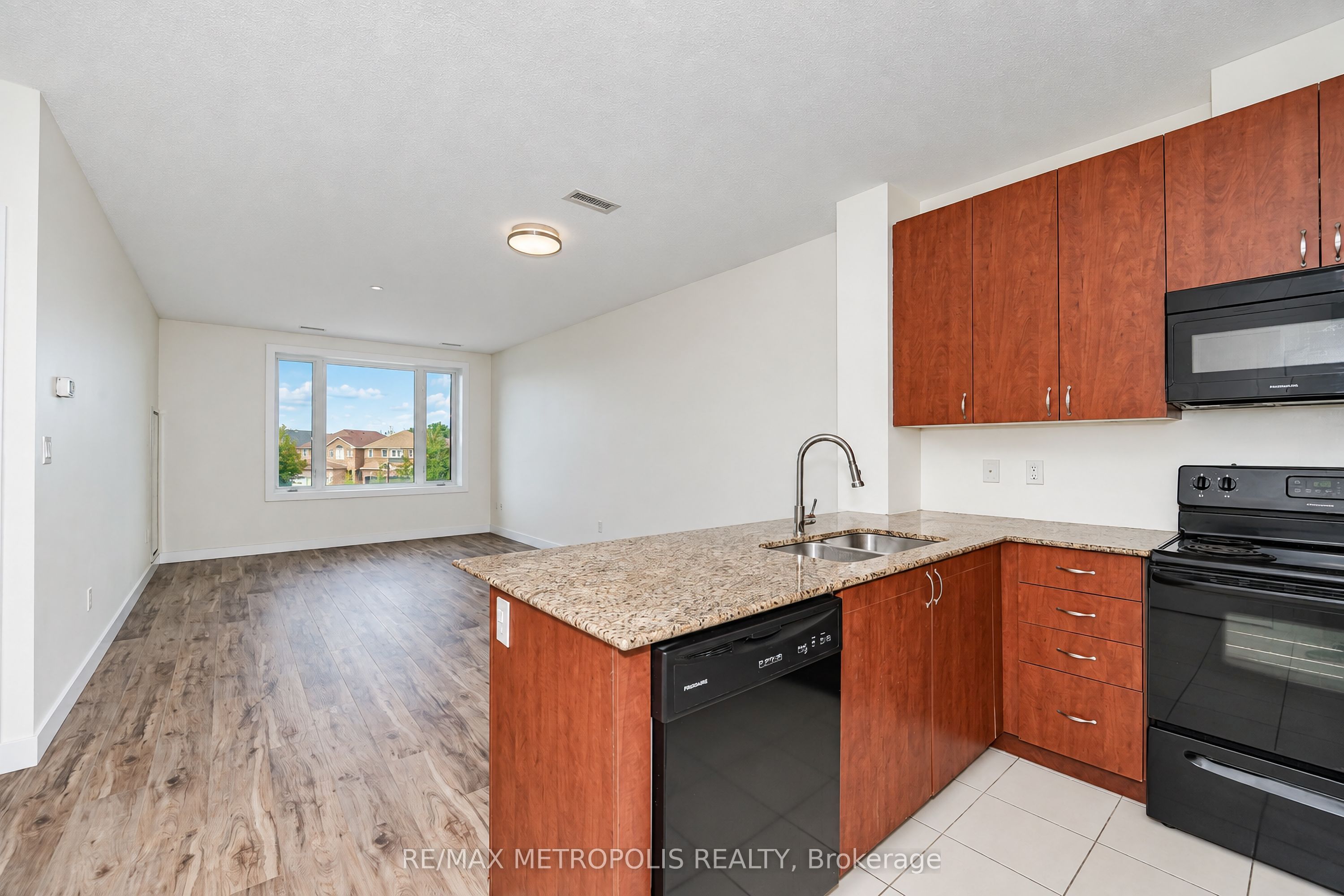 7400 Markham Road 309 Property Photo 8