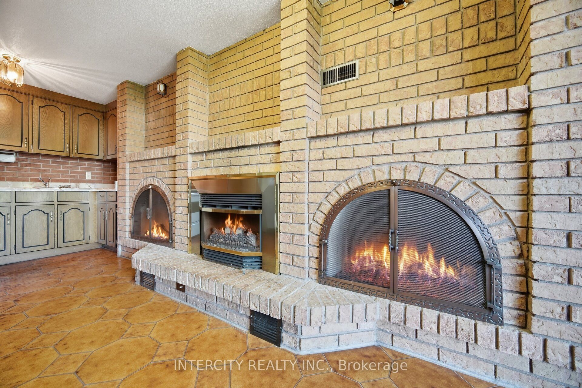 146 Jules Avenue Property Photo 38