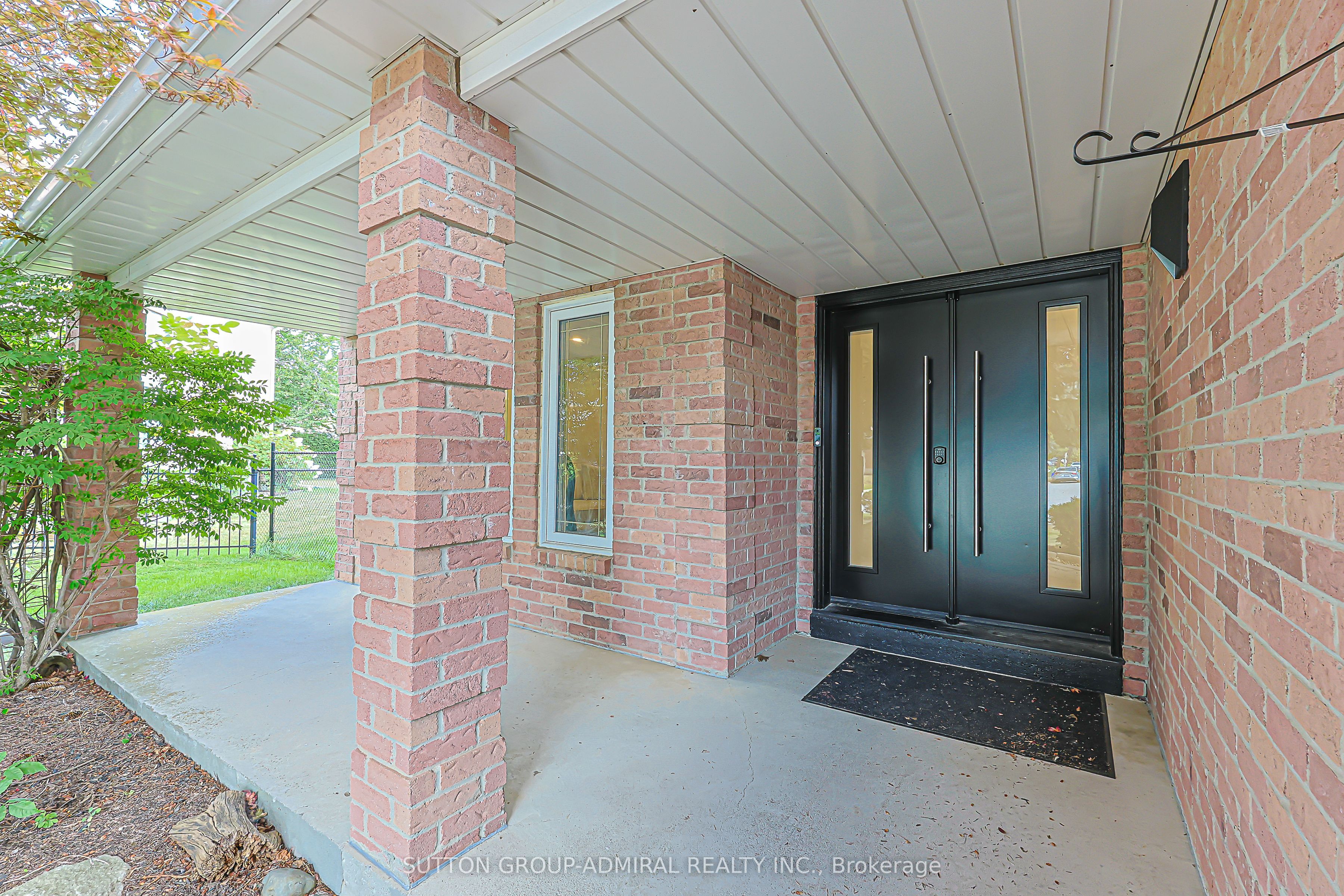 62 Pickett Crescent Property Photo 2