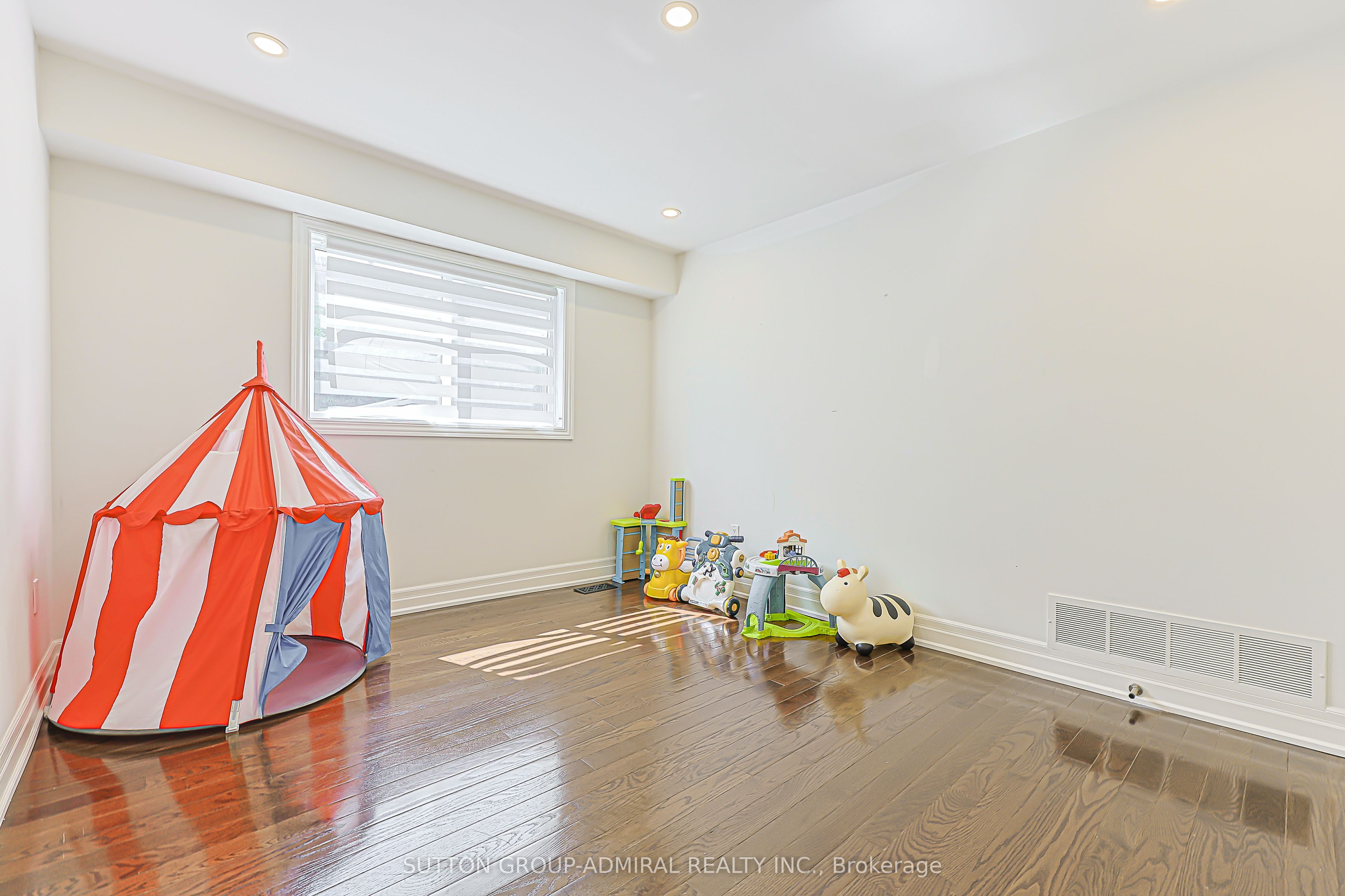 62 Pickett Crescent Property Photo 18