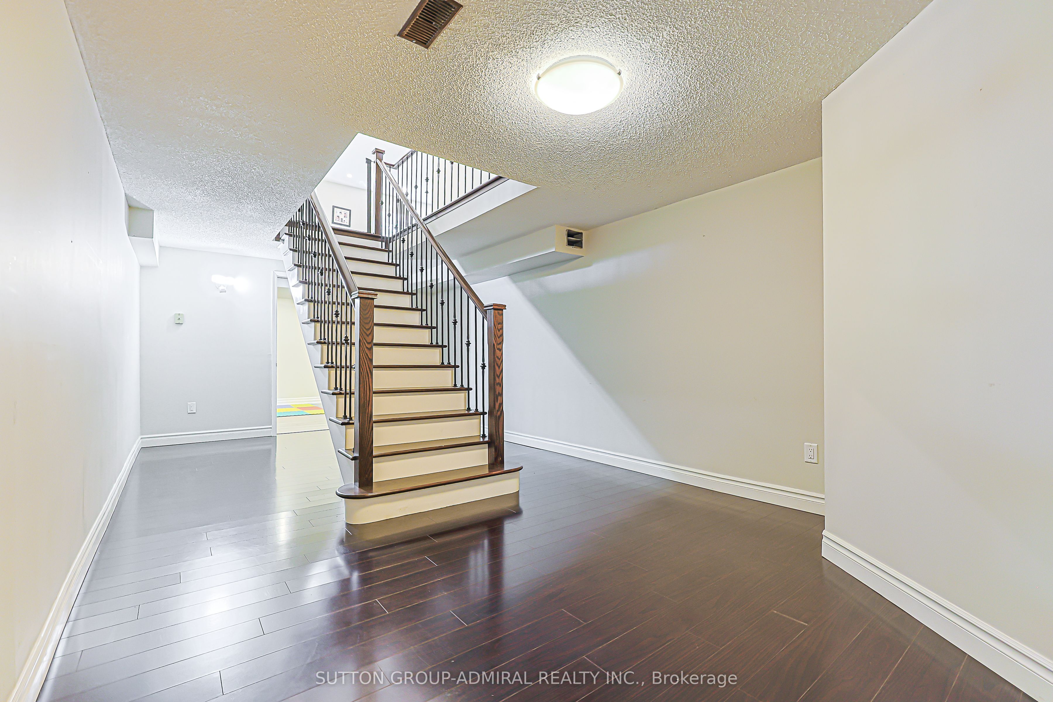 62 Pickett Crescent Property Photo 37