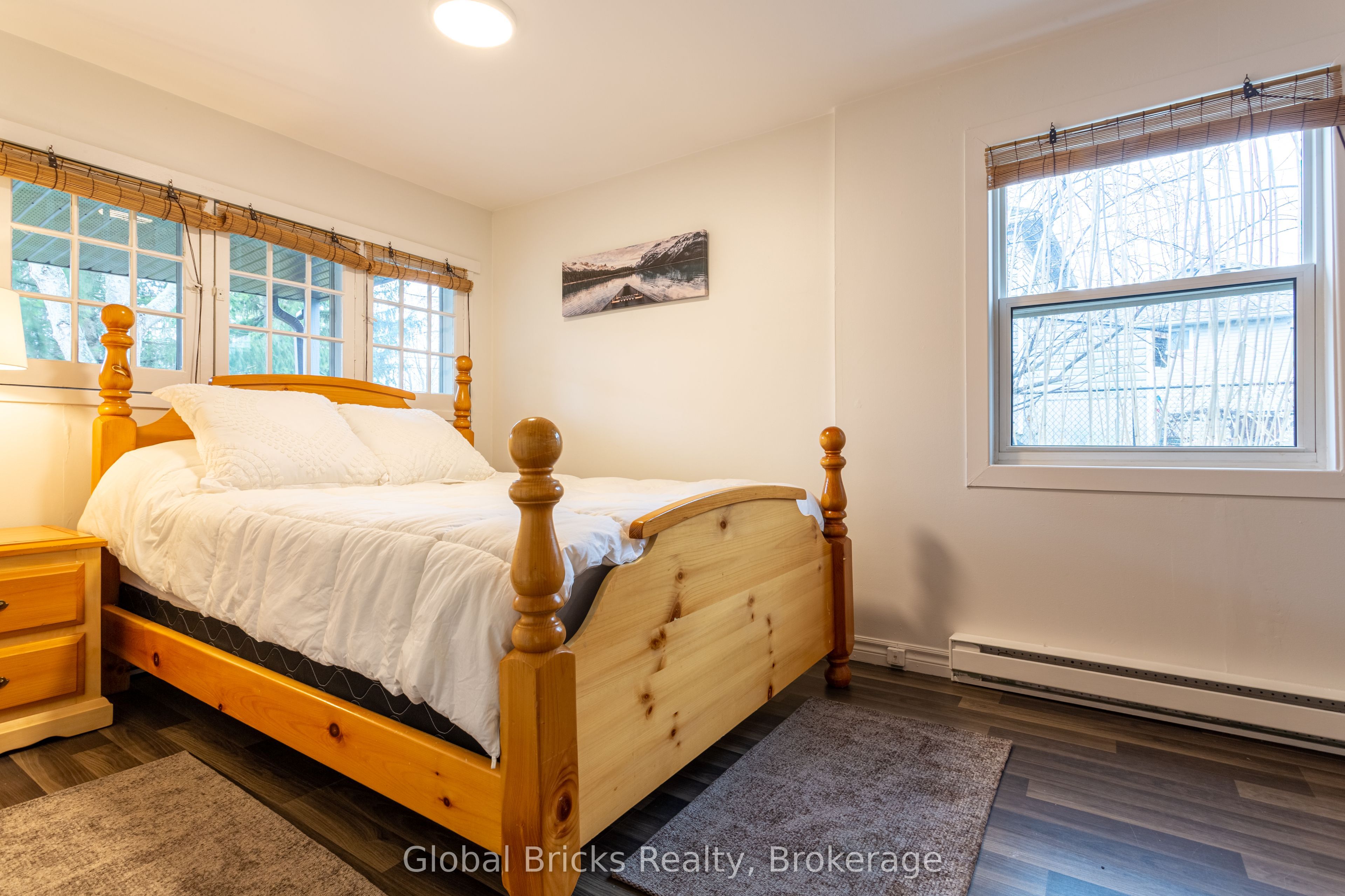 648 10th Line Property Photo 6
