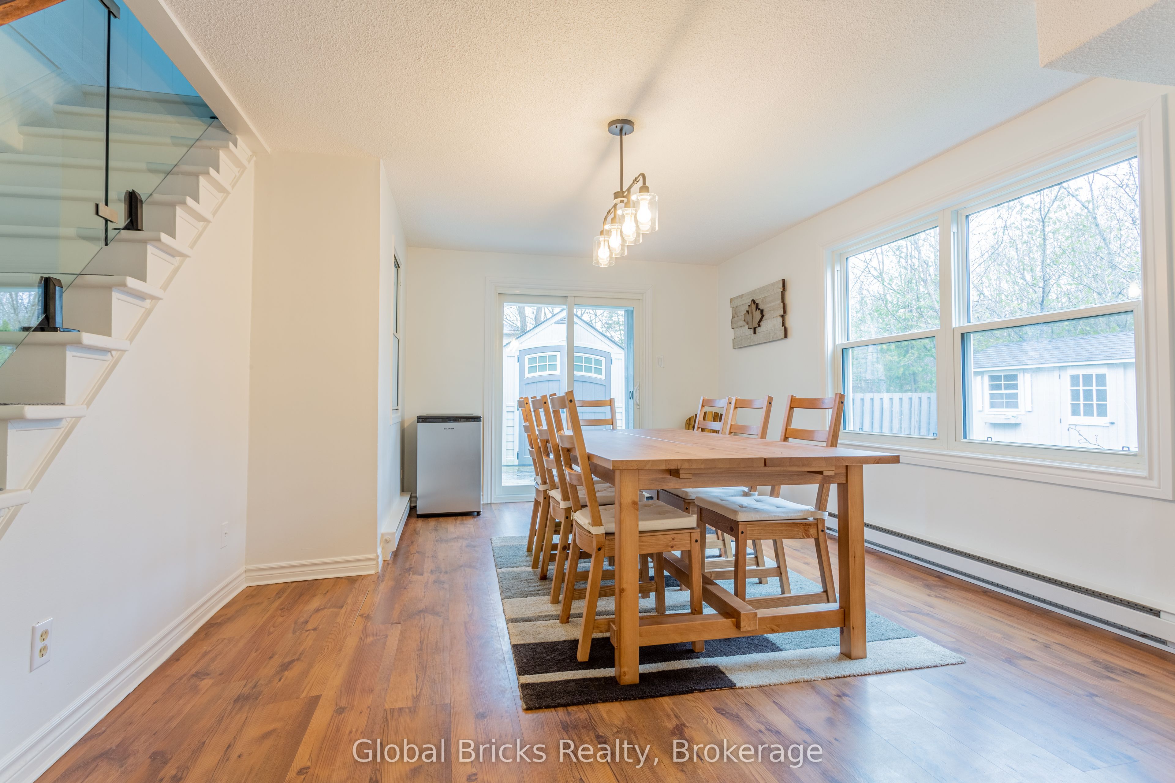 648 10th Line Property Photo 14