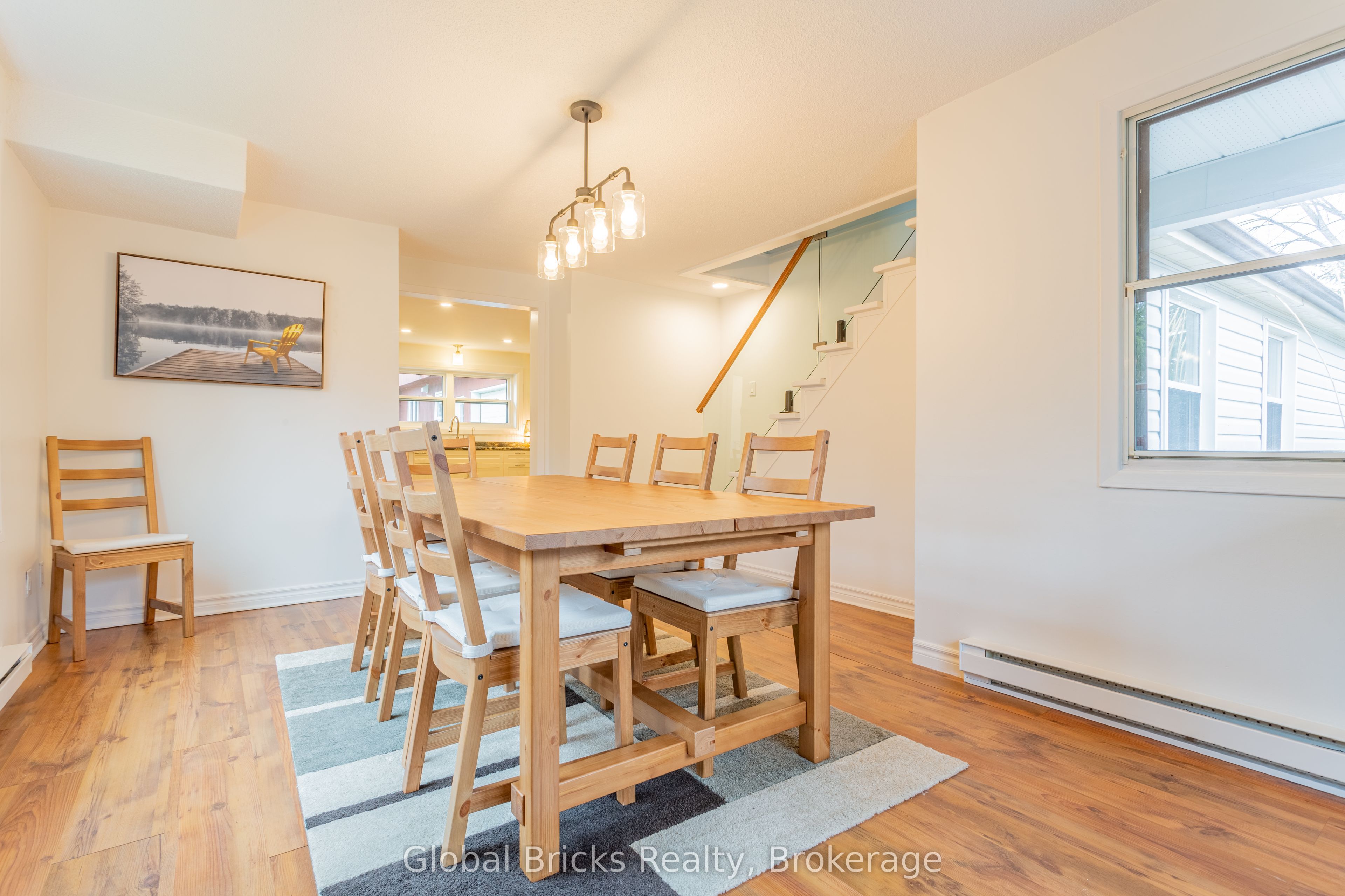 648 10th Line Property Photo 16