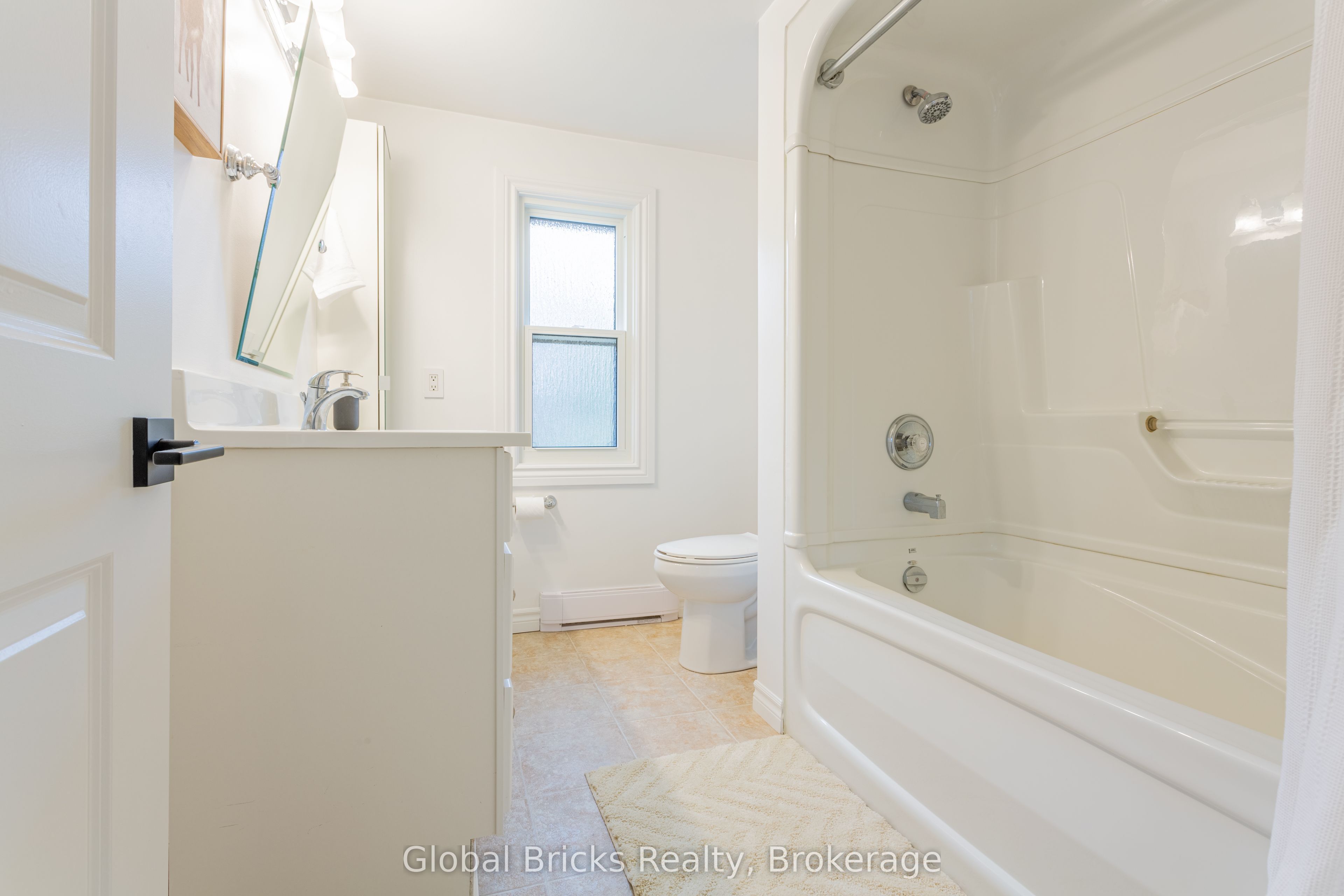 648 10th Line Property Photo 18