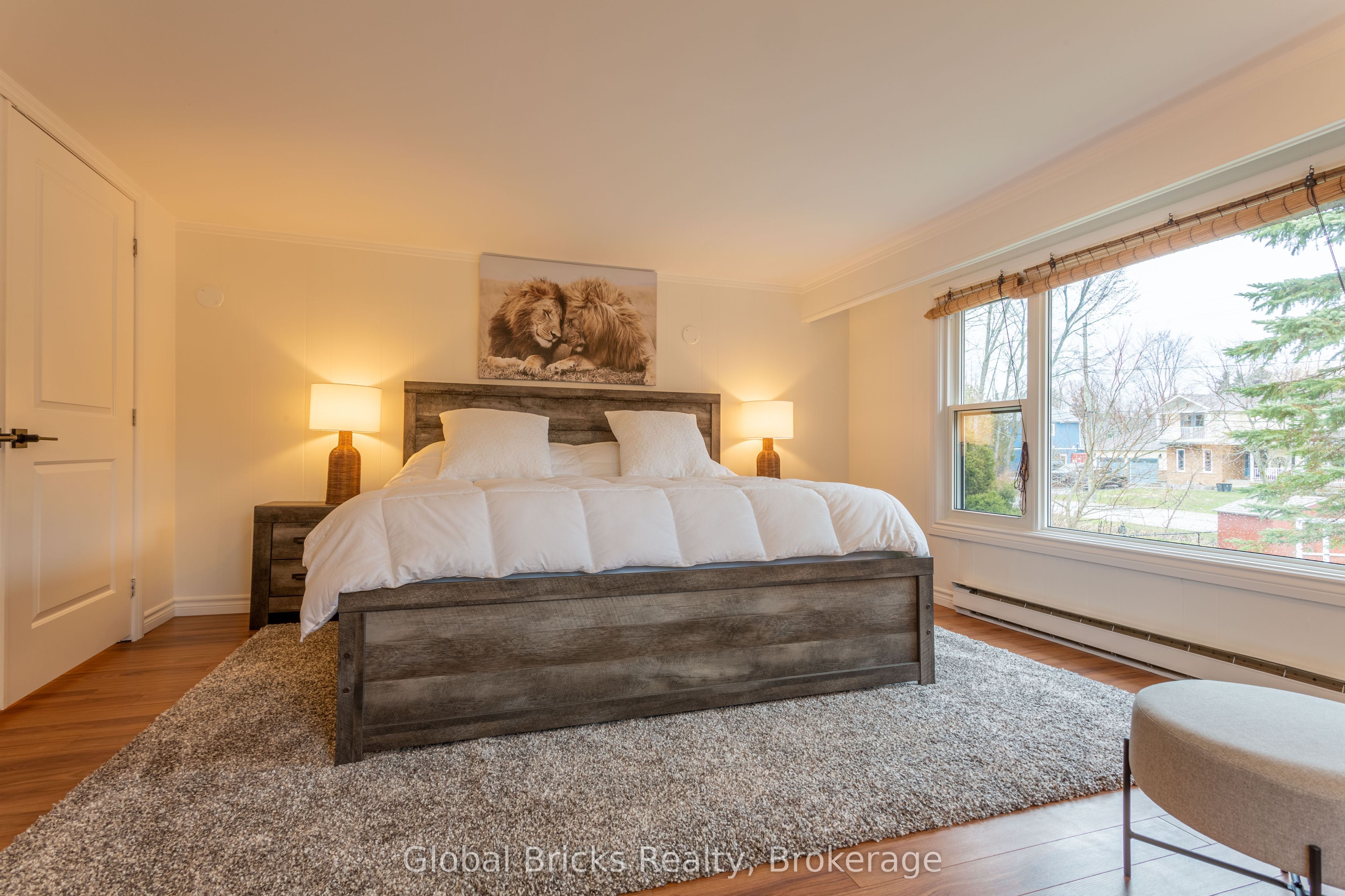 648 10th Line Property Photo 21