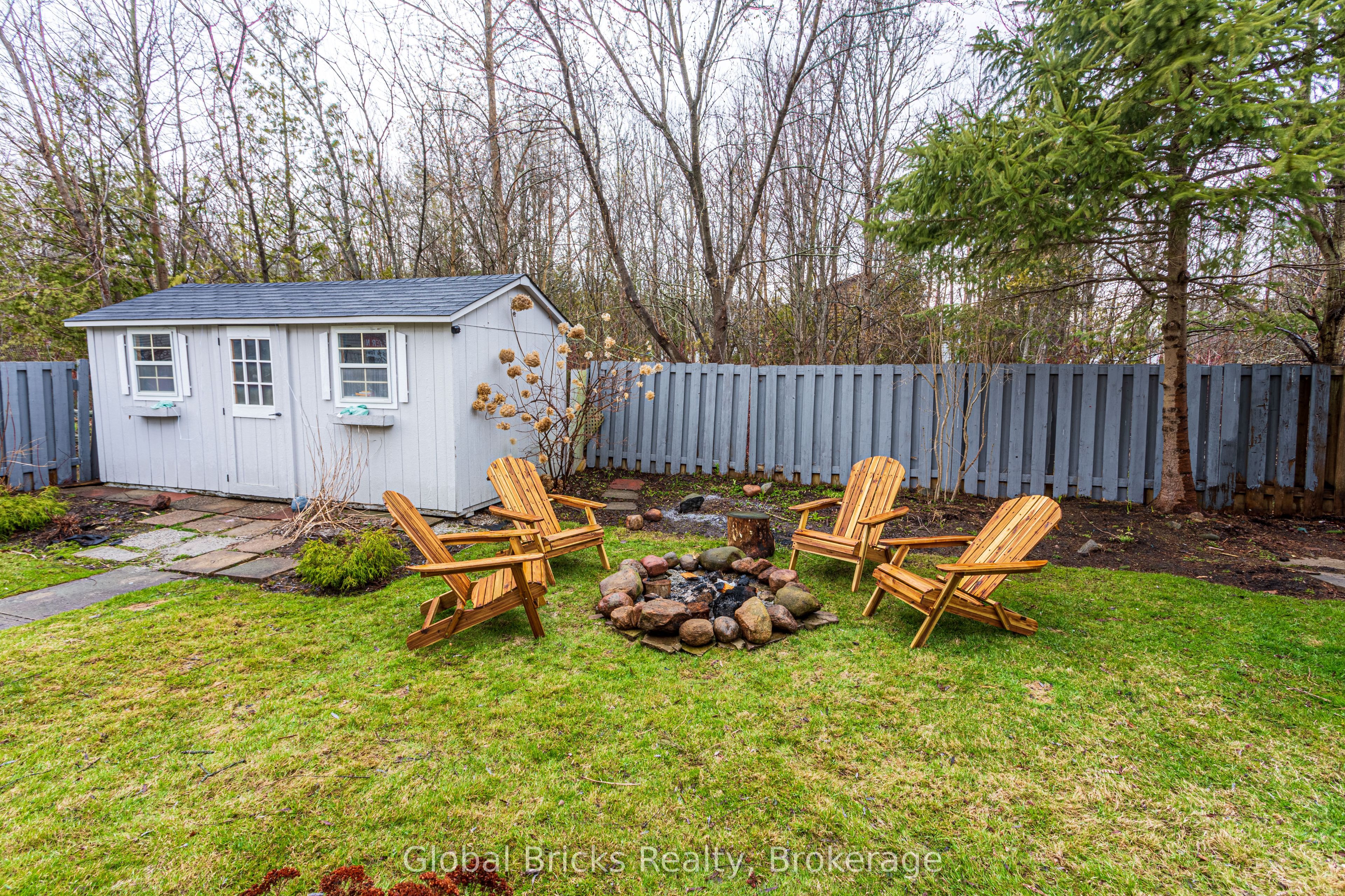 648 10th Line Property Photo 26