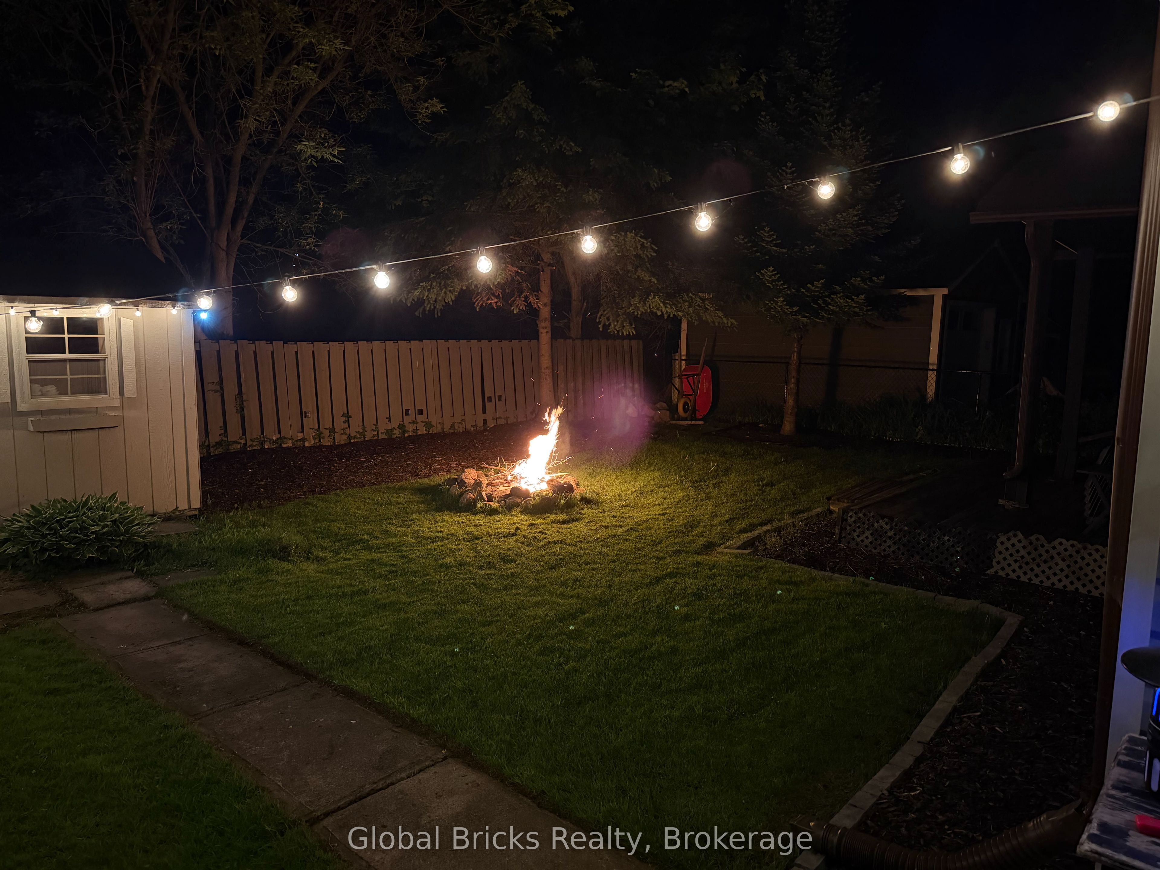 648 10th Line Property Photo 32
