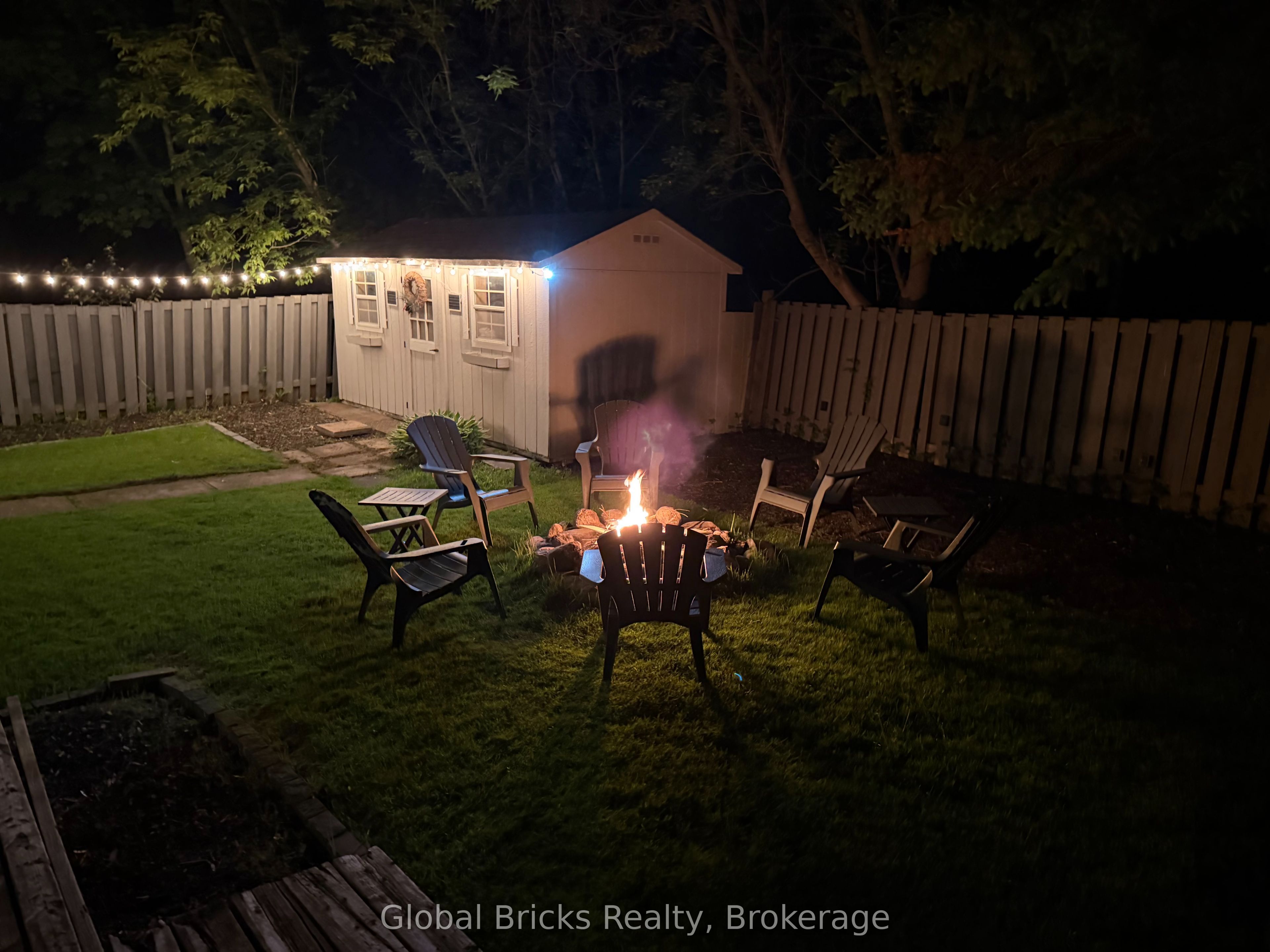 648 10th Line Property Photo 33