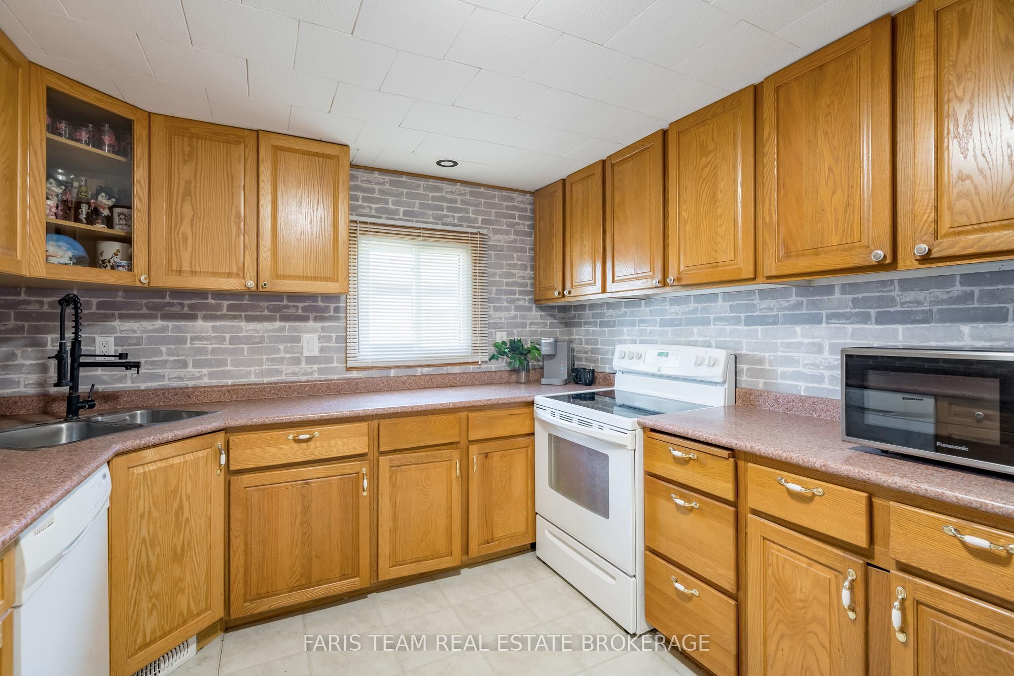 12 Centre Park Road Property Photo 5
