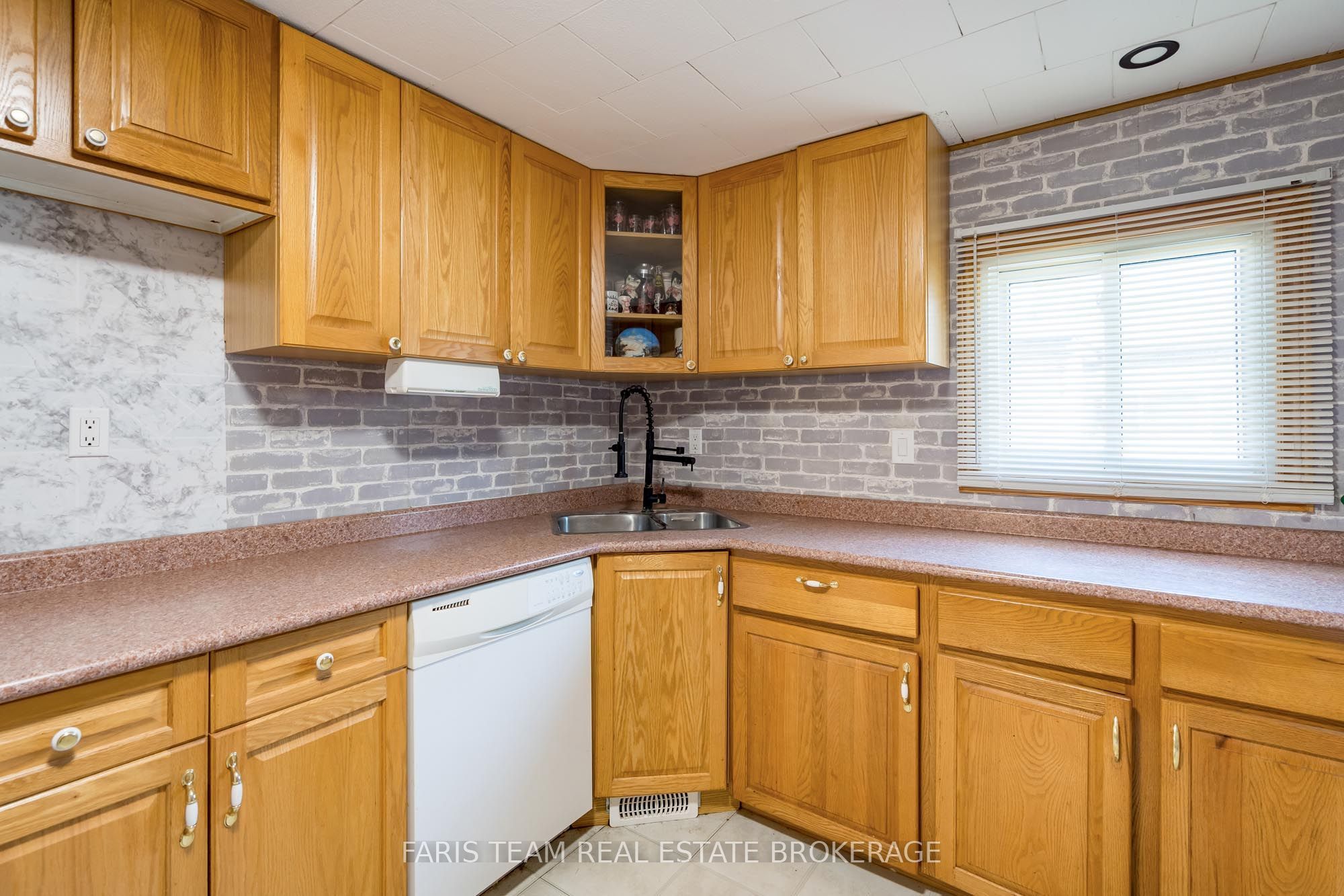 12 Centre Park Road Property Photo 6