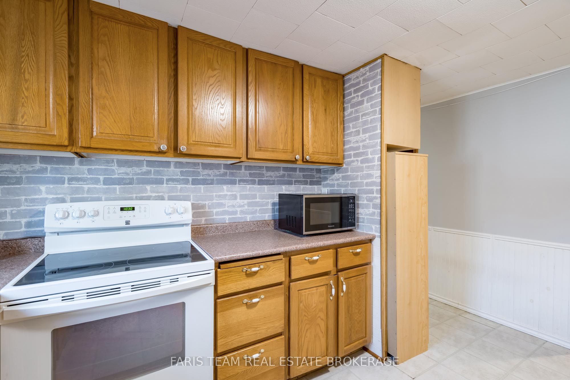 12 Centre Park Road Property Photo 8