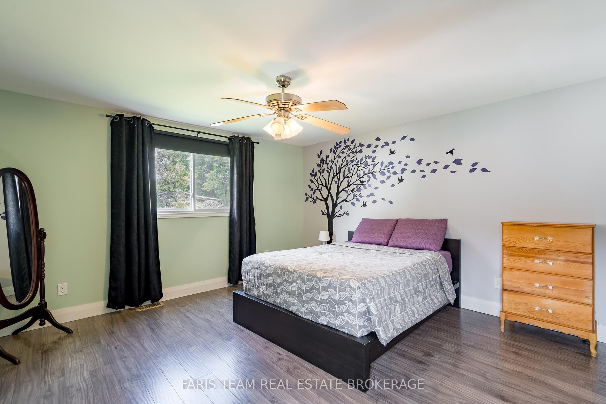 12 Centre Park Road Property Photo 16