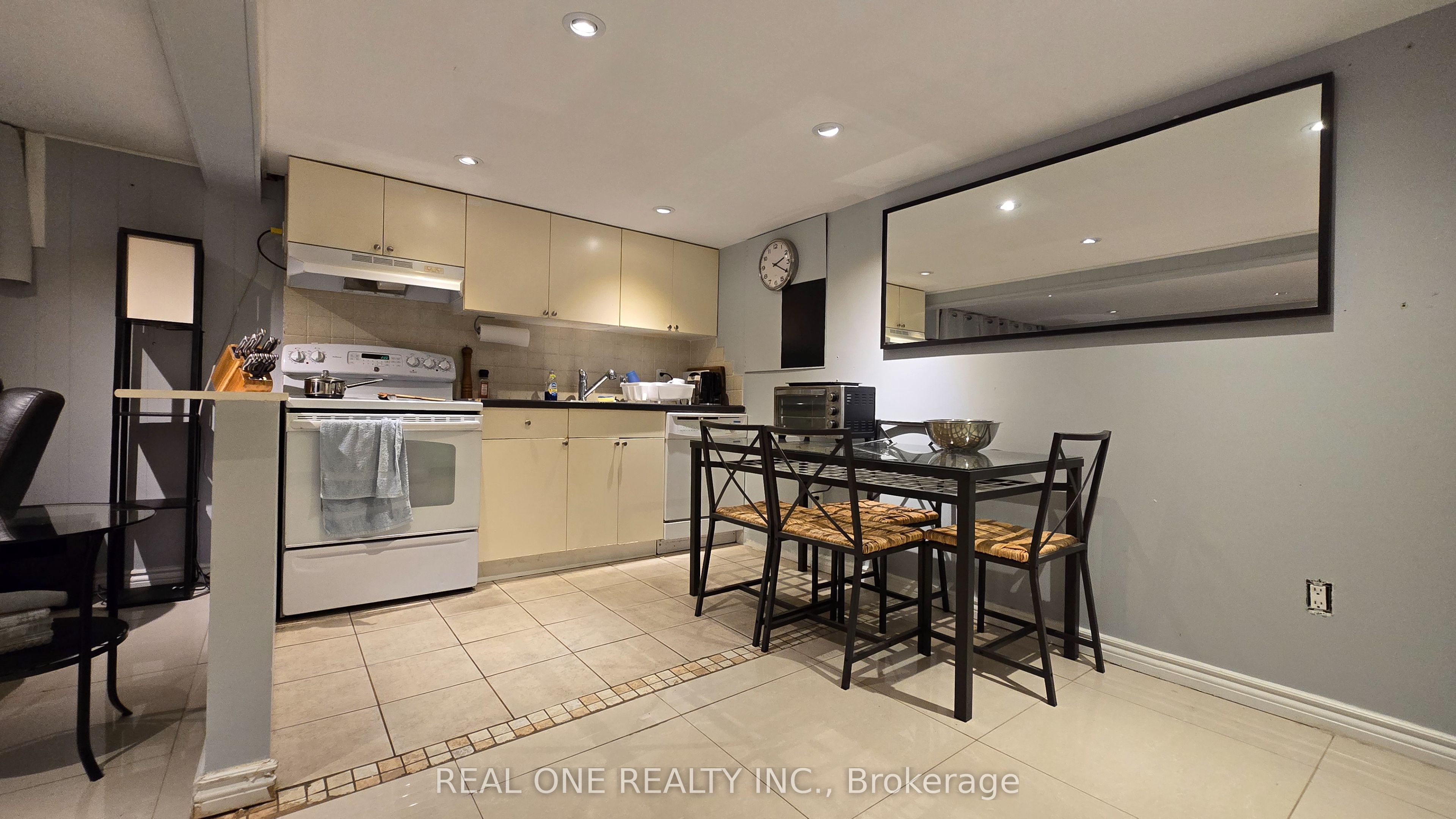 369 Browndale Crescent Bsmt Property Photo 3