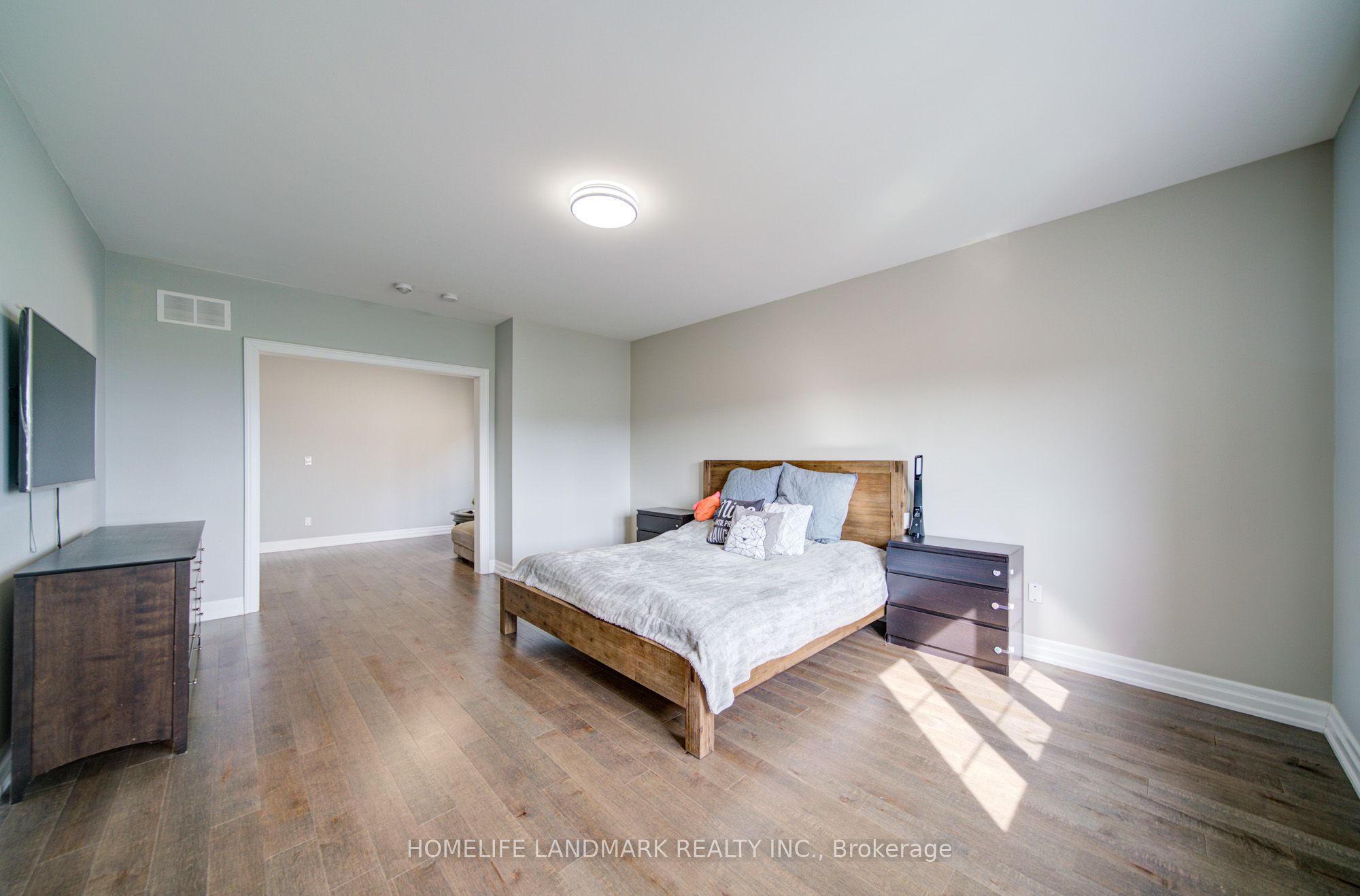 43 Mike Boshevski Court Property Photo 26