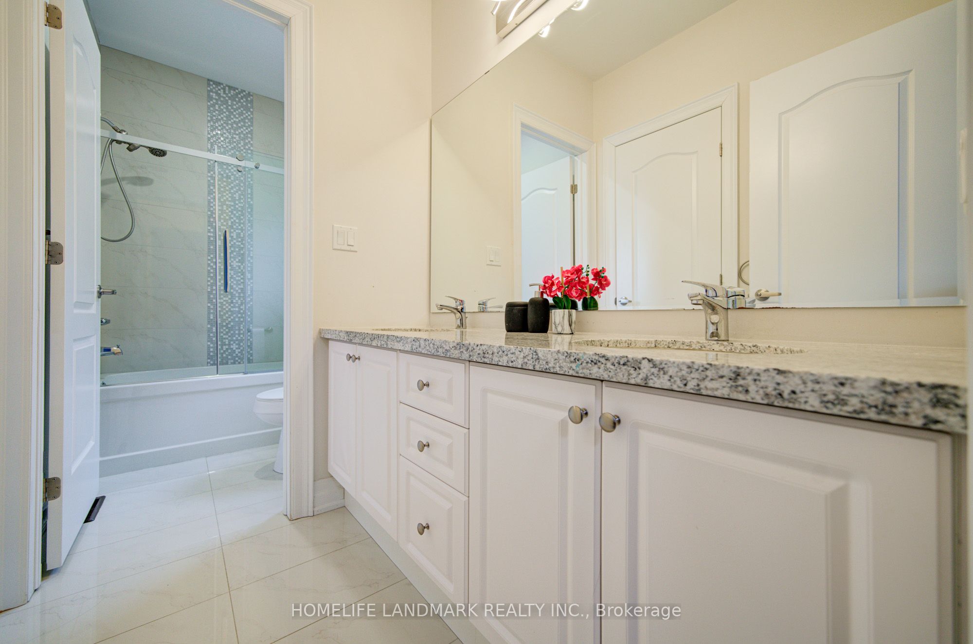 43 Mike Boshevski Court Property Photo 32