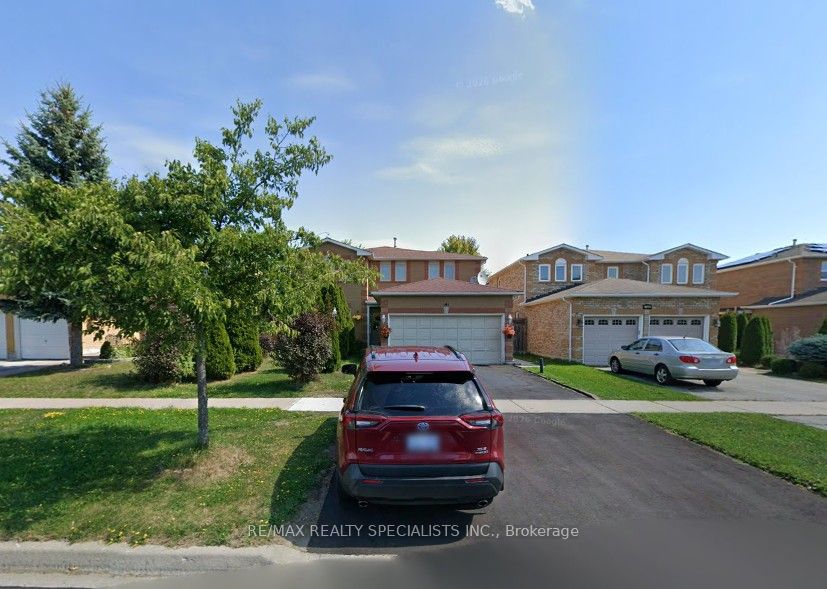 141 Yorkland Street Lower Property Photo 1