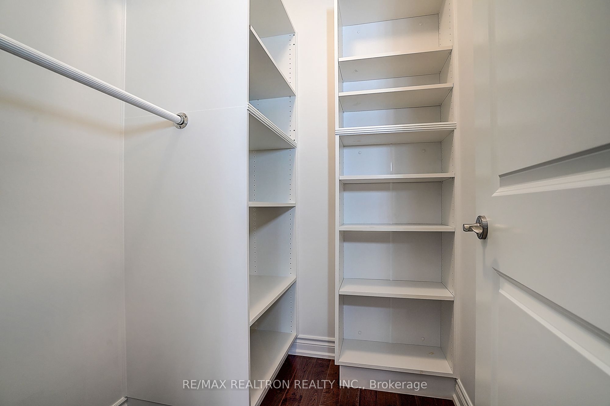 10060 Keele Street 11 Property Photo 26