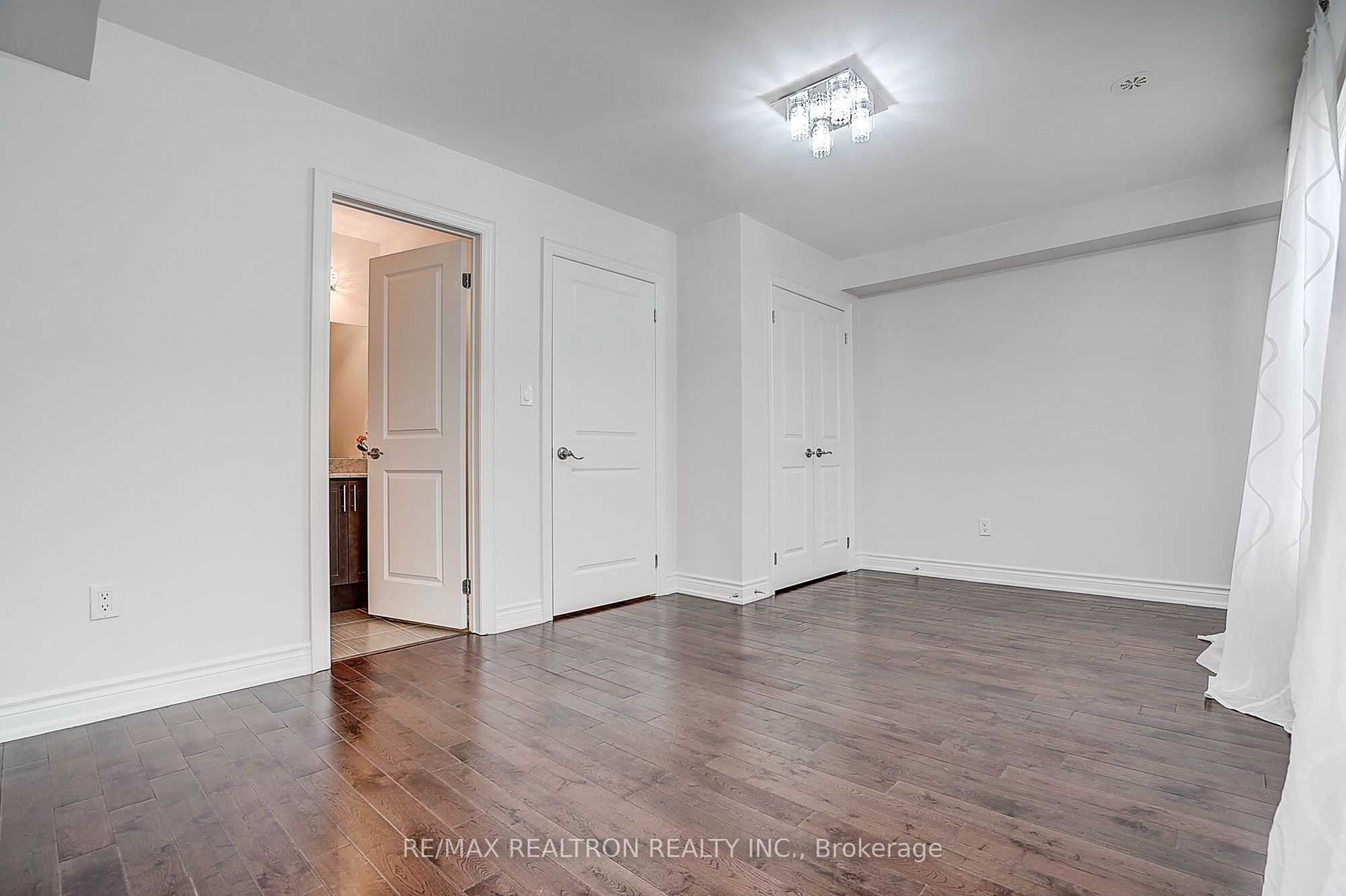 10060 Keele Street 11 Property Photo 29