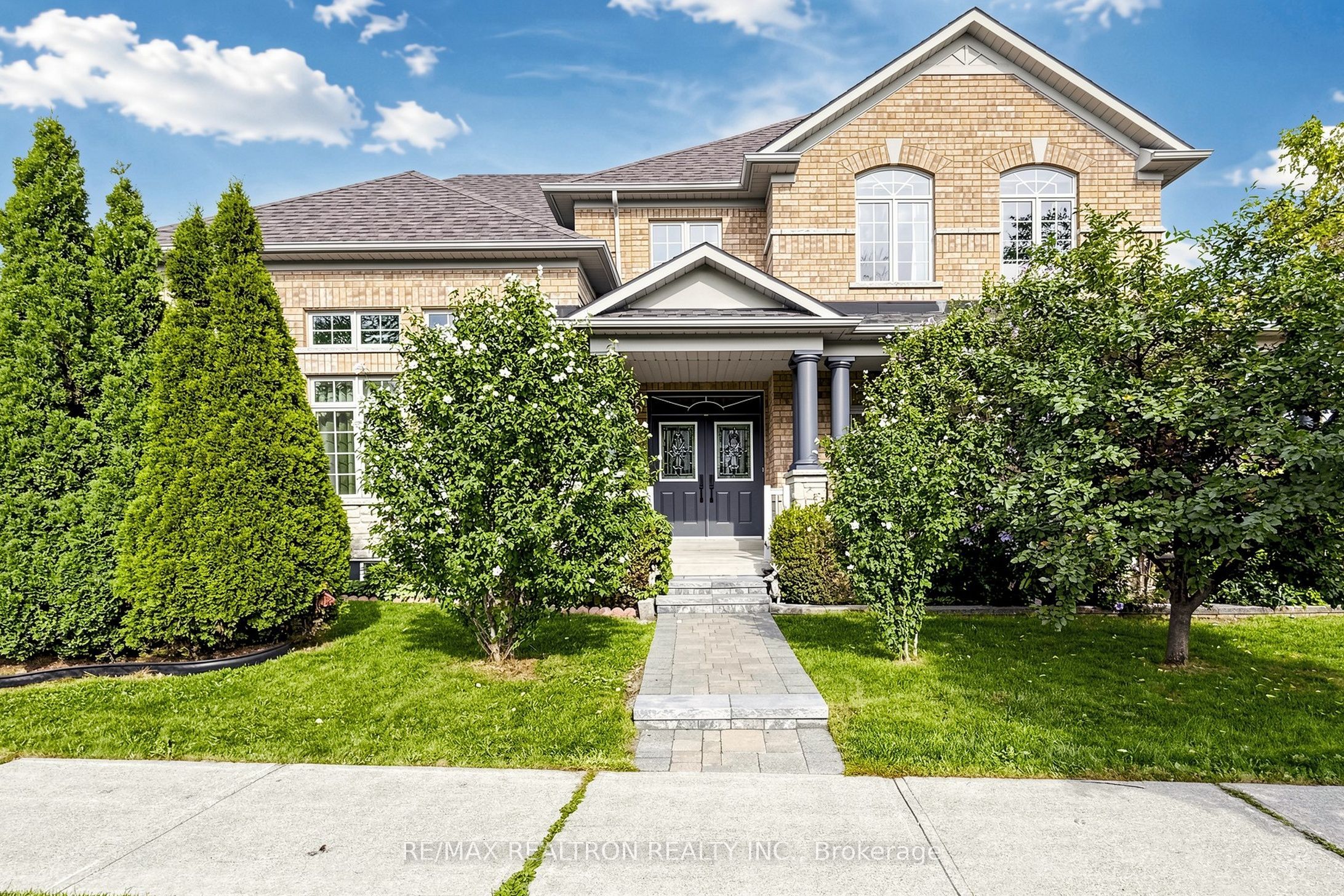 184 Ivy Glen Drive Property Photo 3