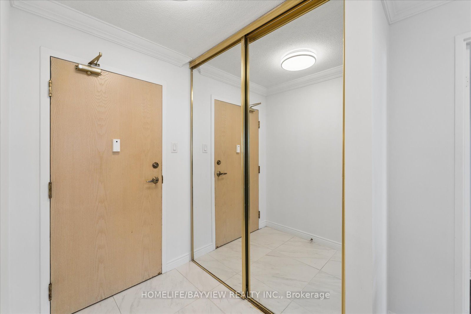 7 Townsgate Drive 515 Property Photo 5