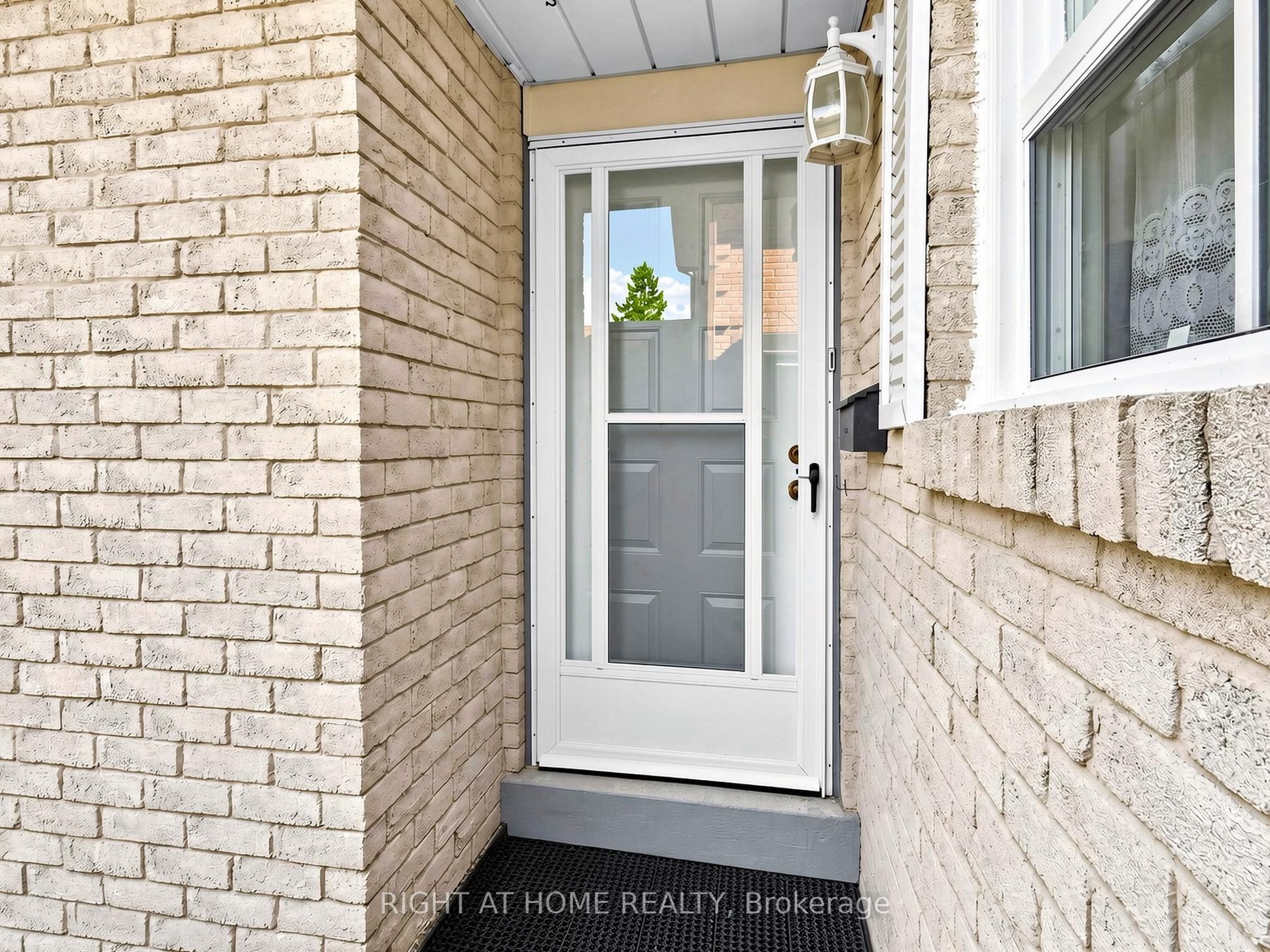 131 Castle Rock Drive Property Photo 6