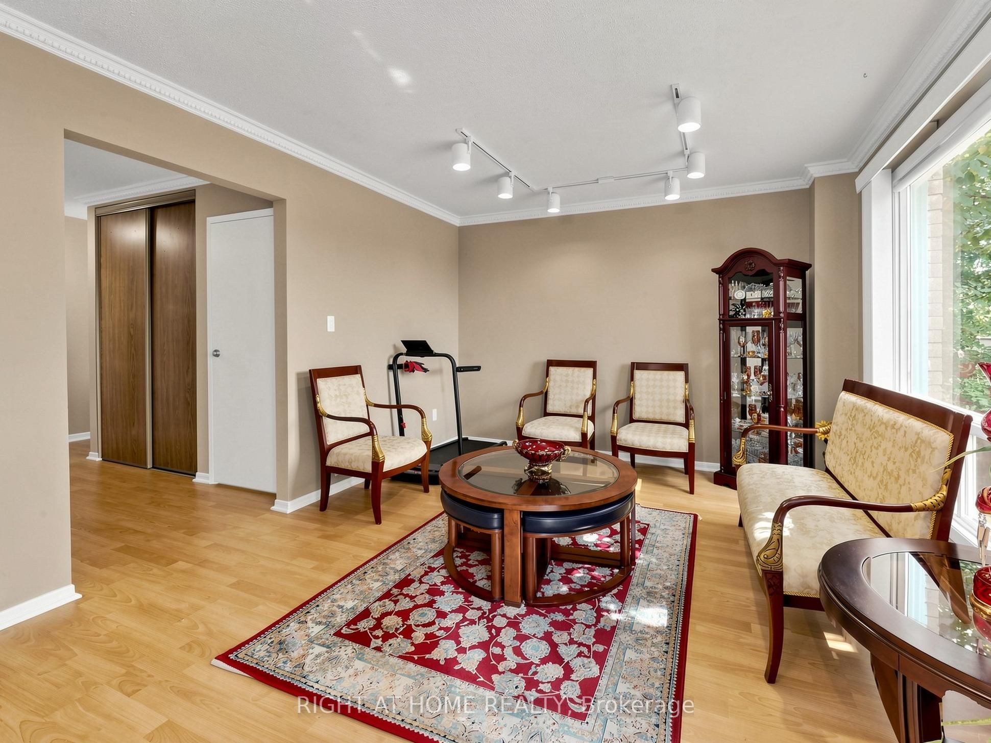 131 Castle Rock Drive Property Photo 8