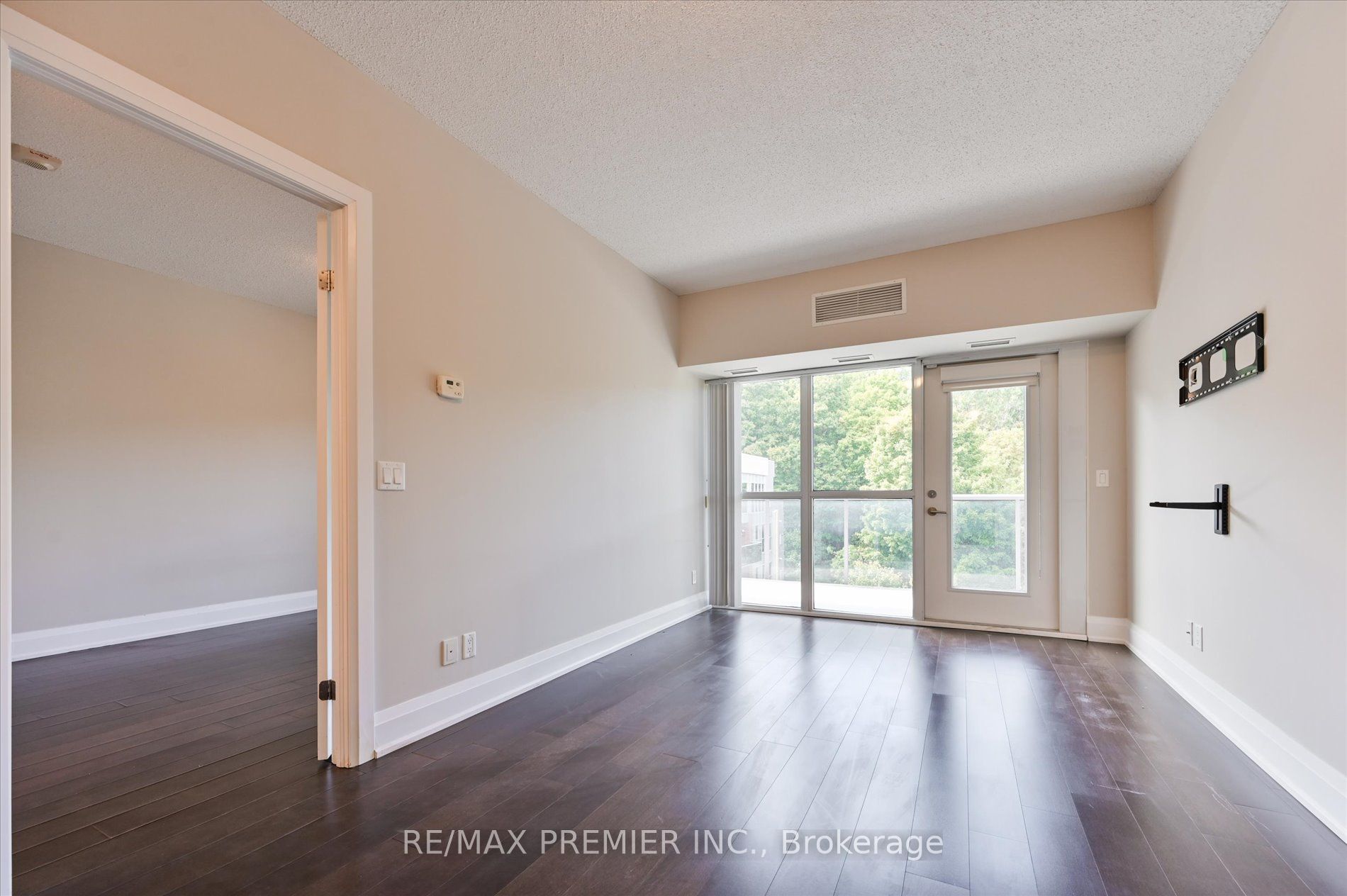 8302 Islington Avenue 517 Property Photo 7