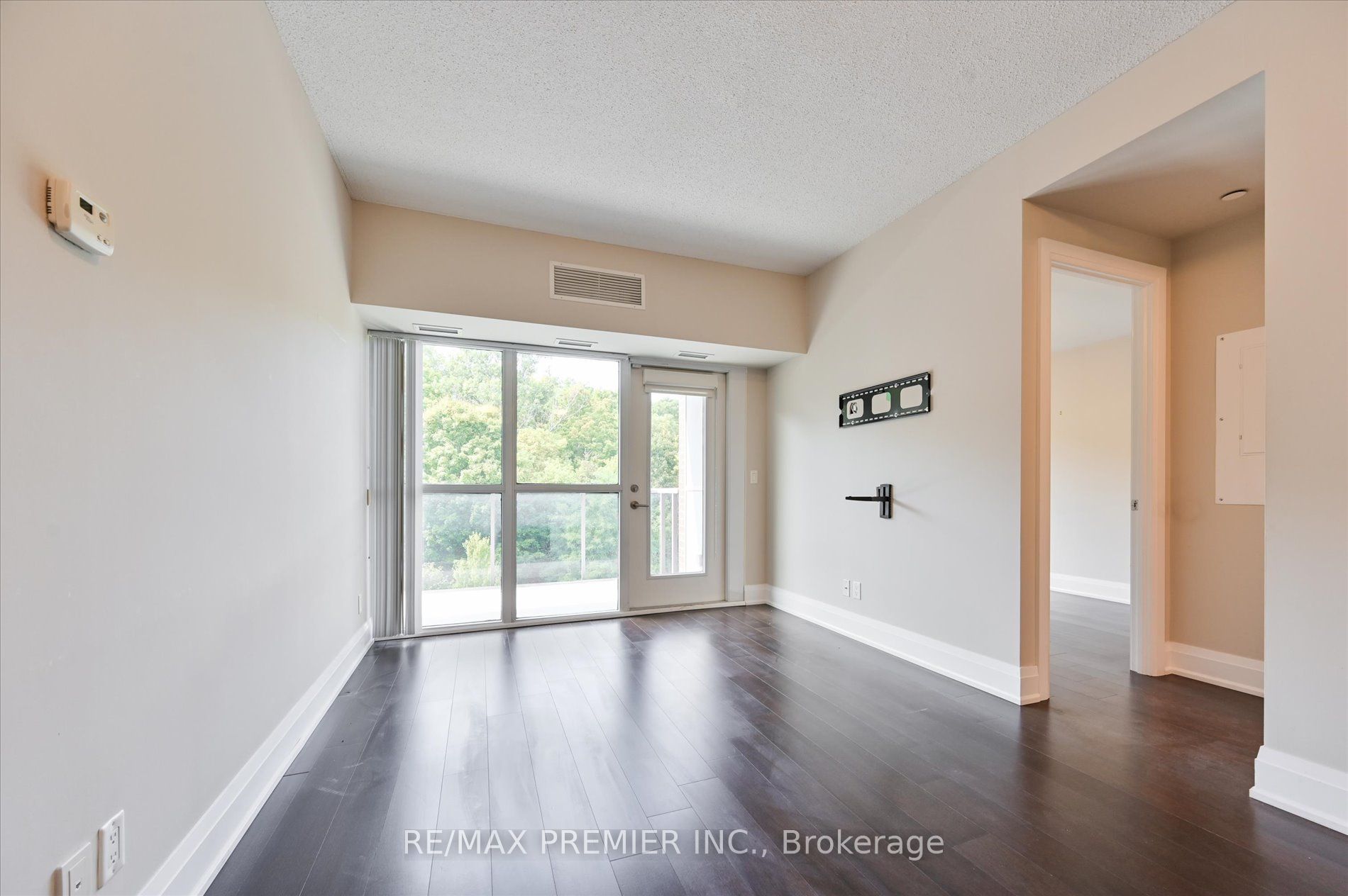 8302 Islington Avenue 517 Property Photo 9