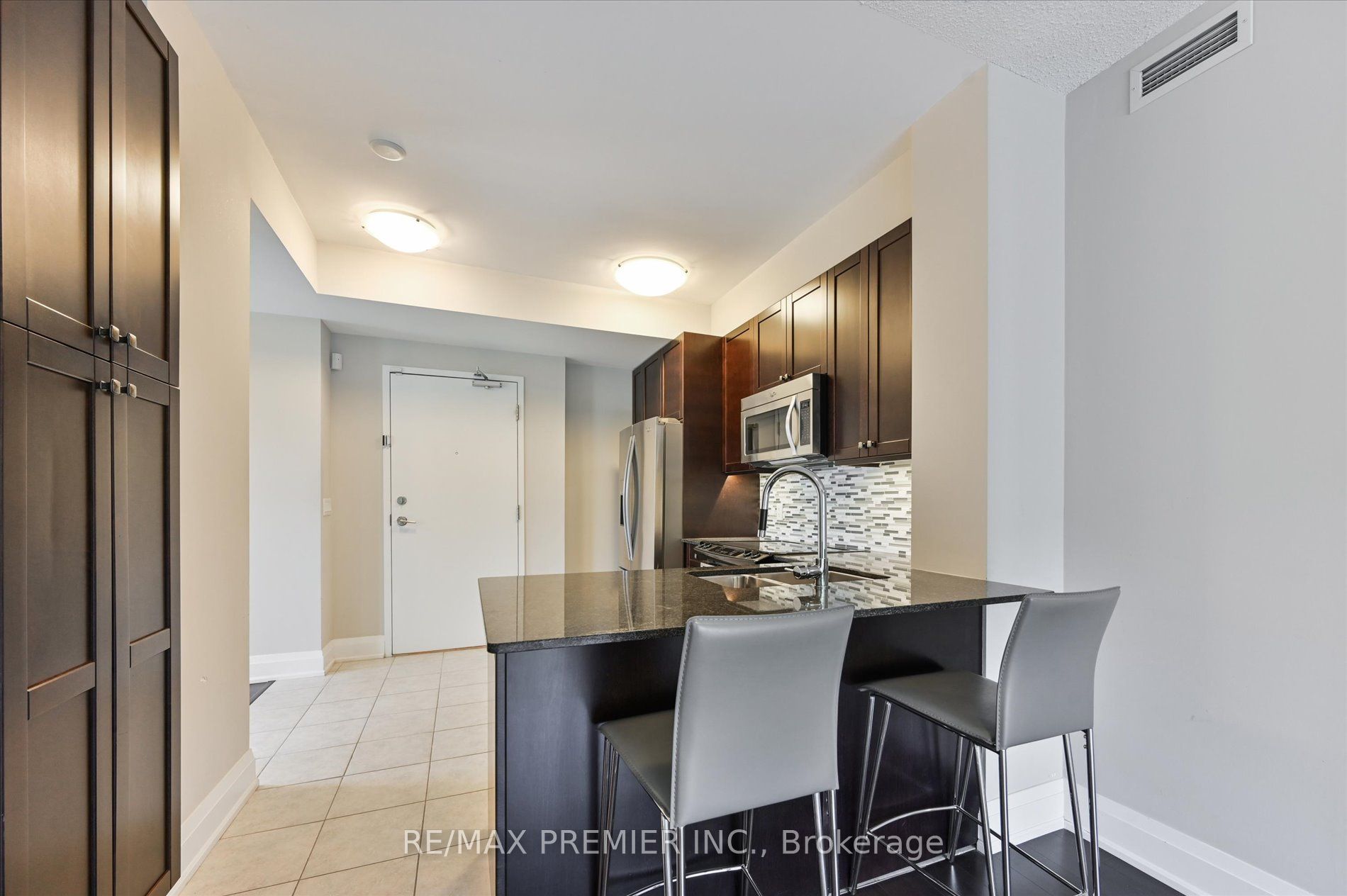 8302 Islington Avenue 517 Property Photo 11