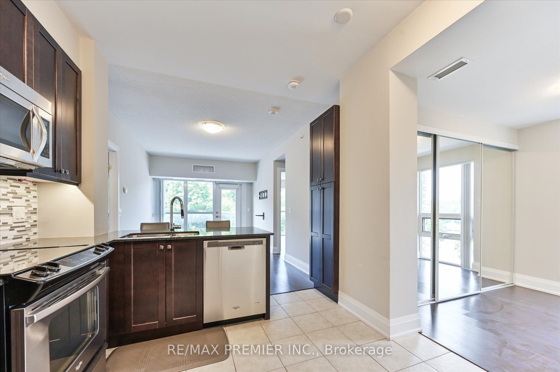 8302 Islington Avenue 517 Property Photo 14