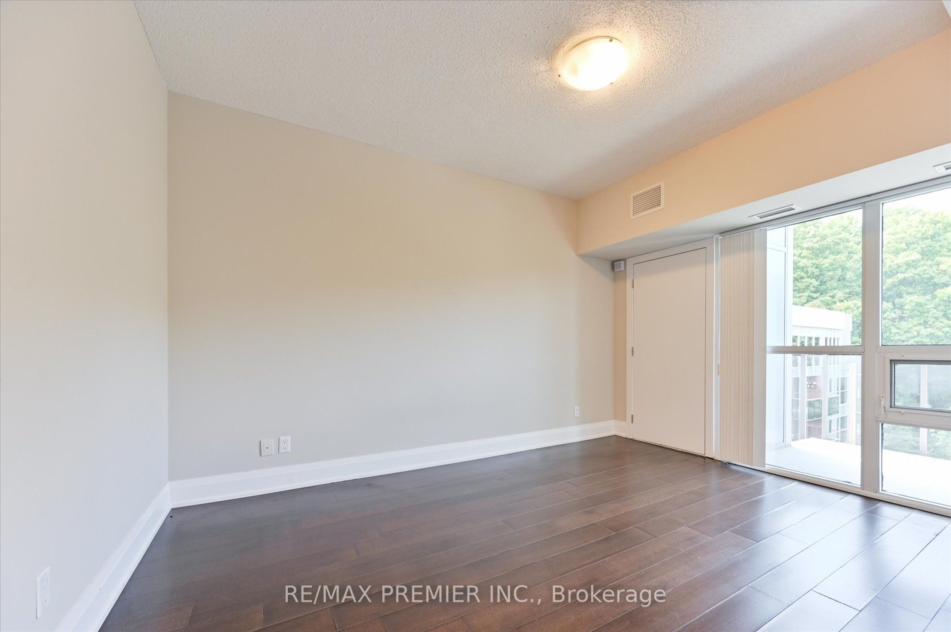 8302 Islington Avenue 517 Property Photo 17