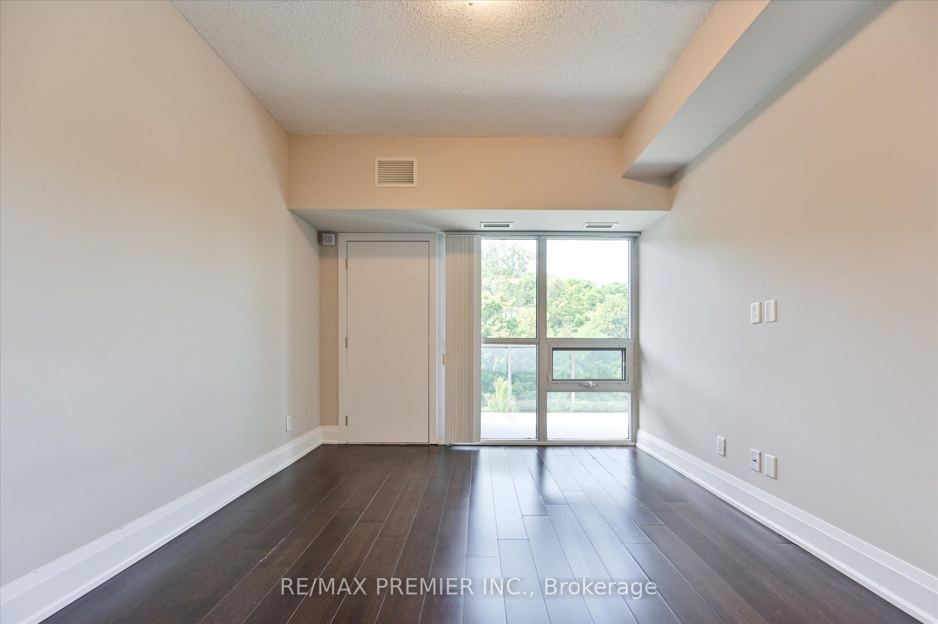 8302 Islington Avenue 517 Property Photo 18