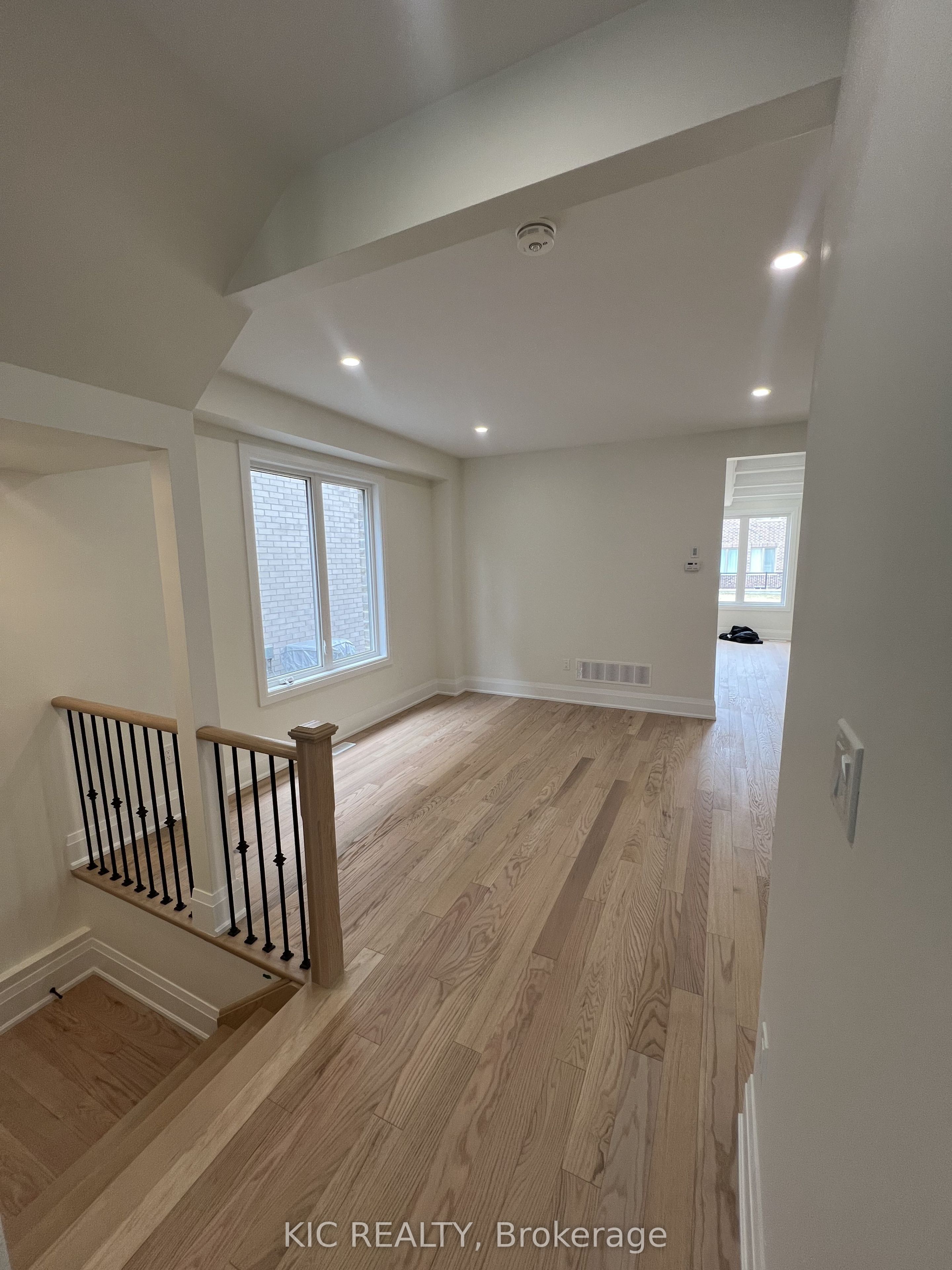 93 Baycroft Boulevard Property Photo 10