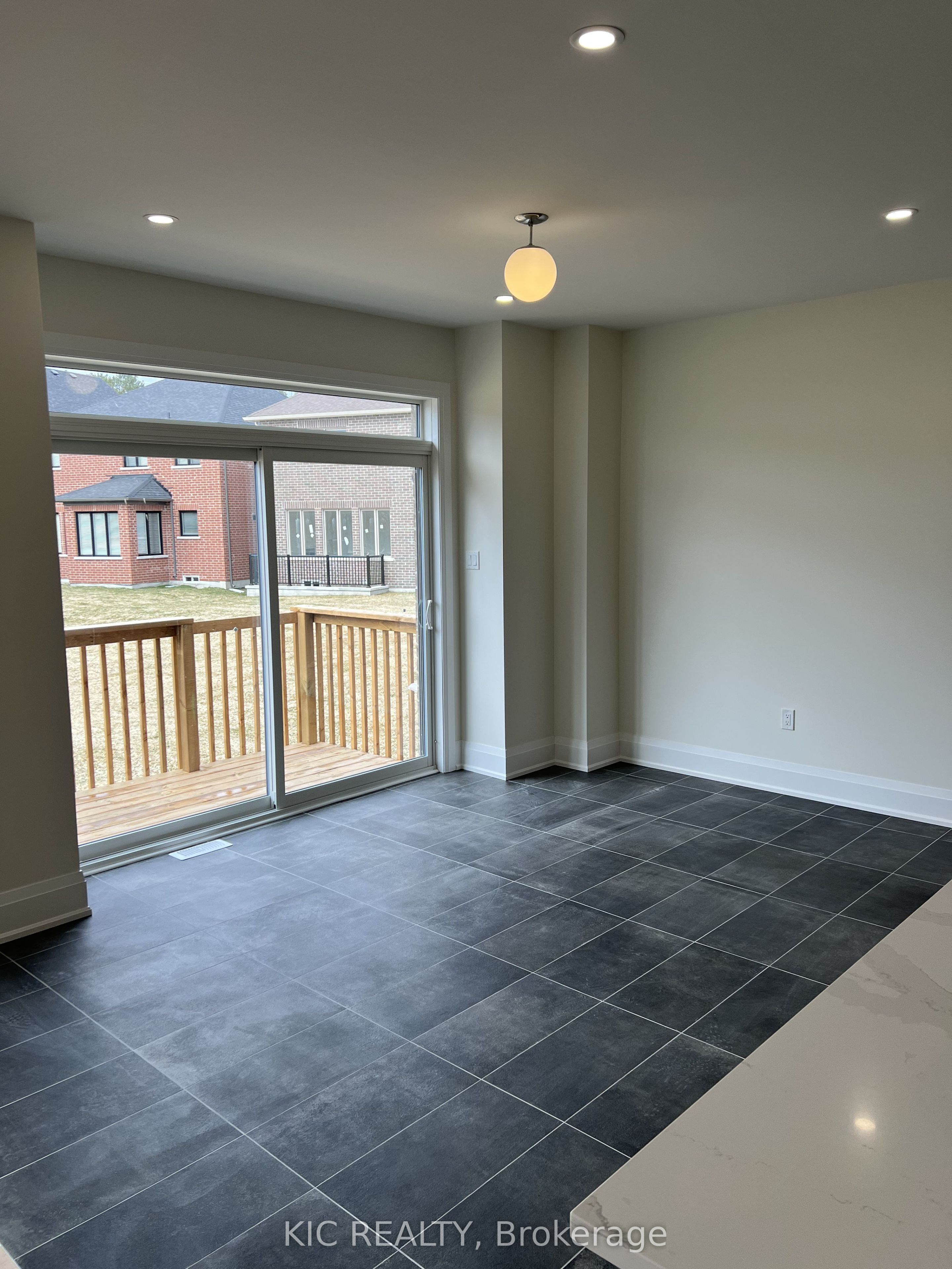 93 Baycroft Boulevard Property Photo 17