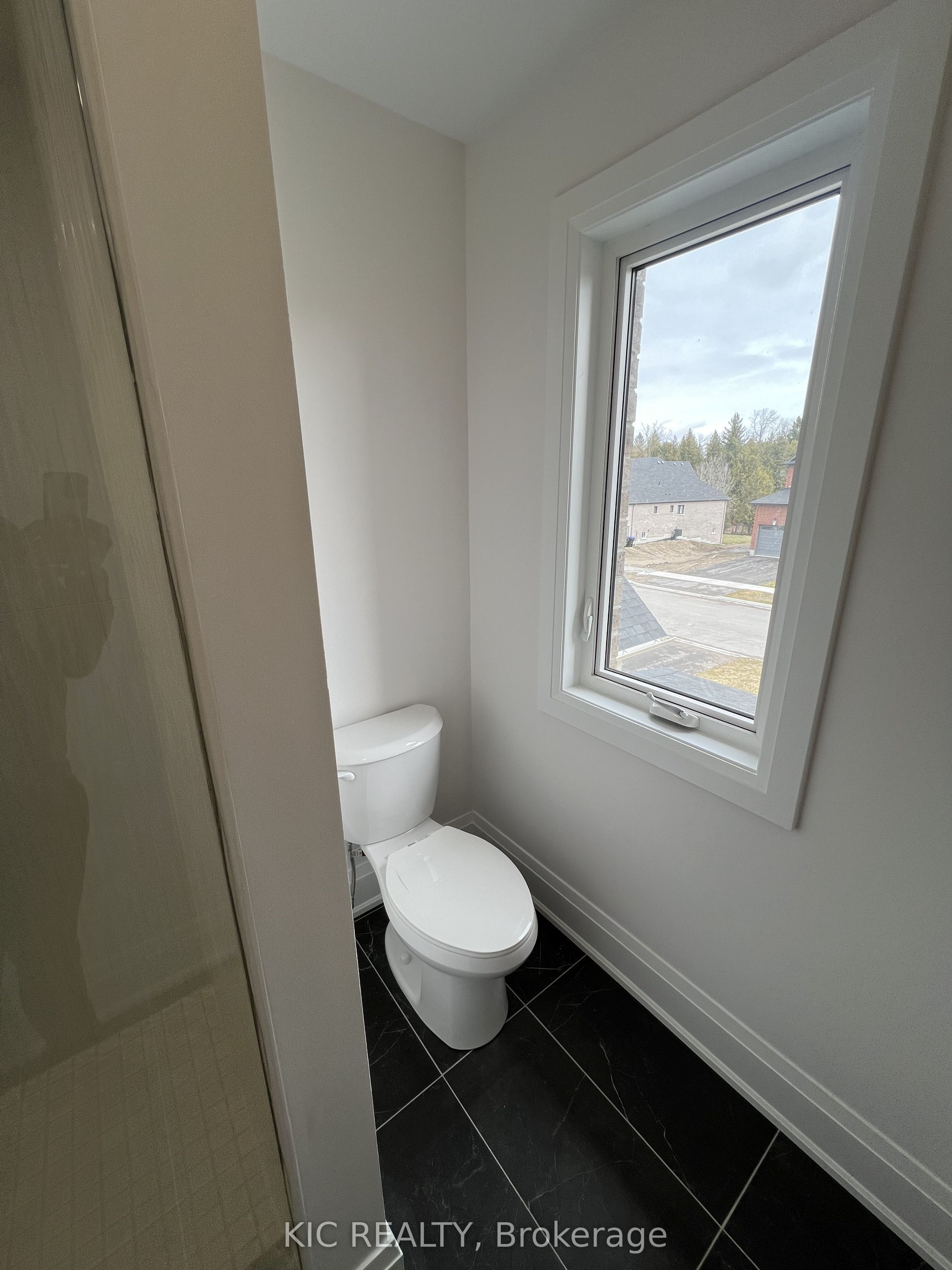 93 Baycroft Boulevard Property Photo 28