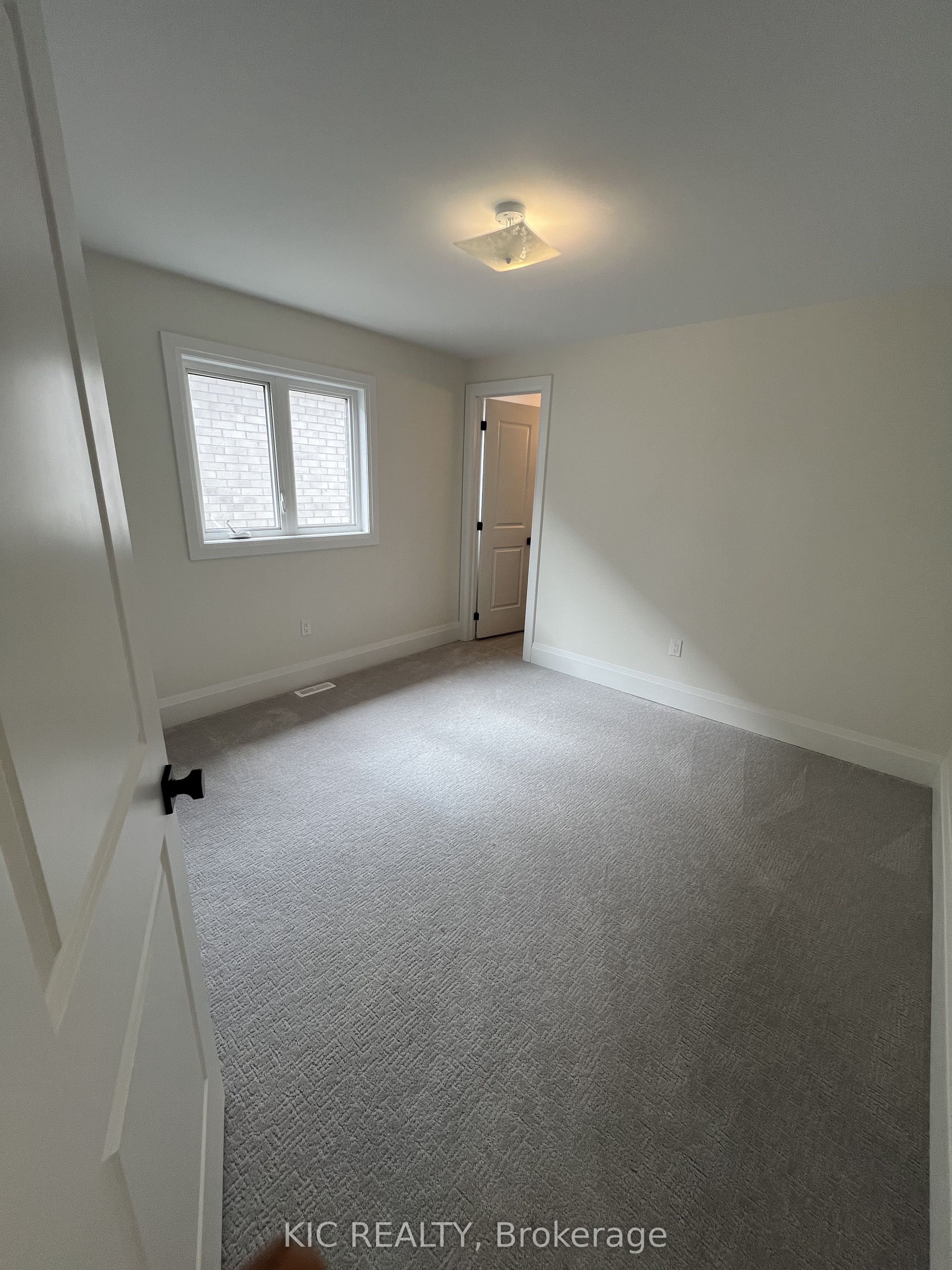 93 Baycroft Boulevard Property Photo 32