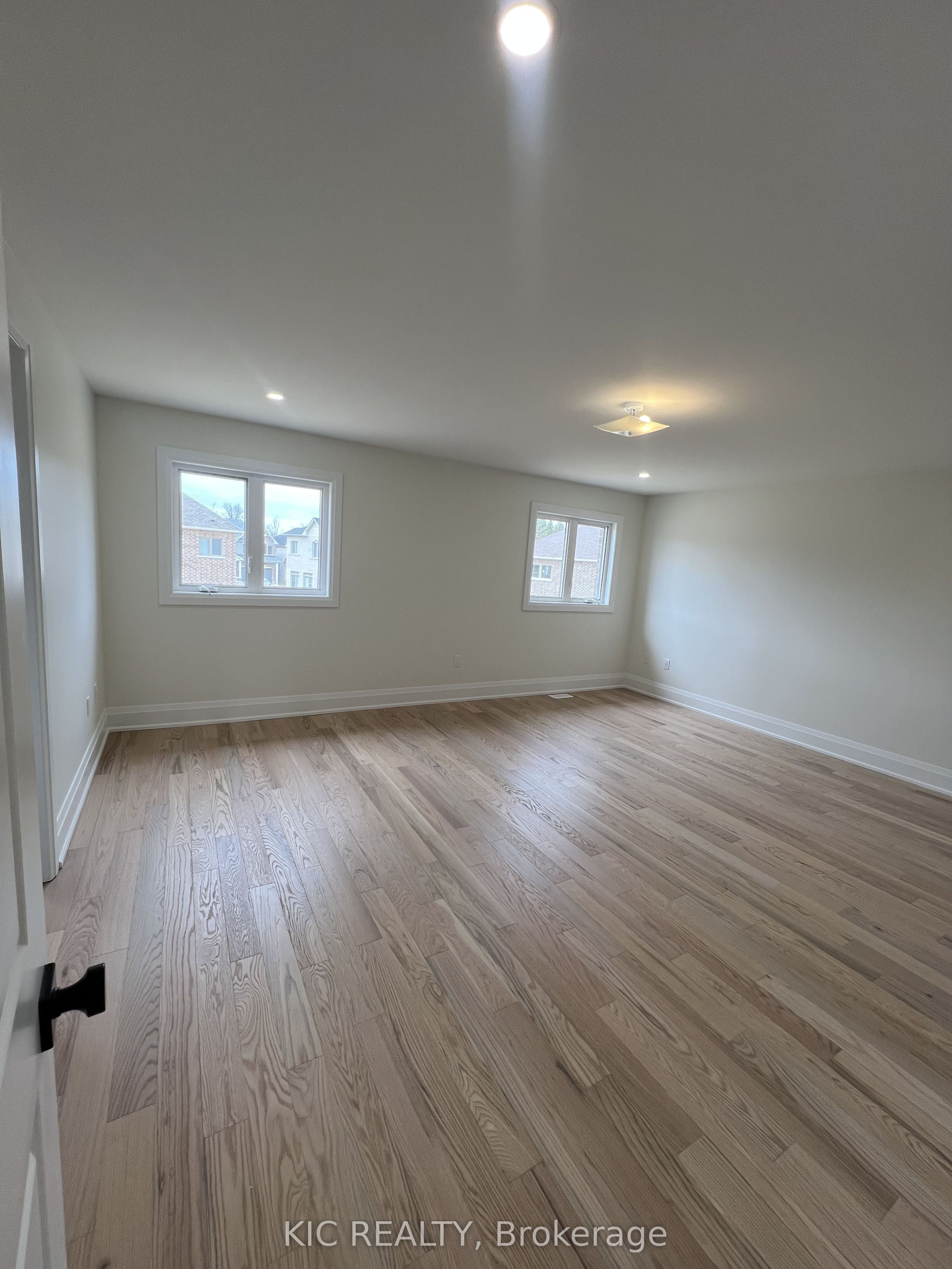 93 Baycroft Boulevard Property Photo 37