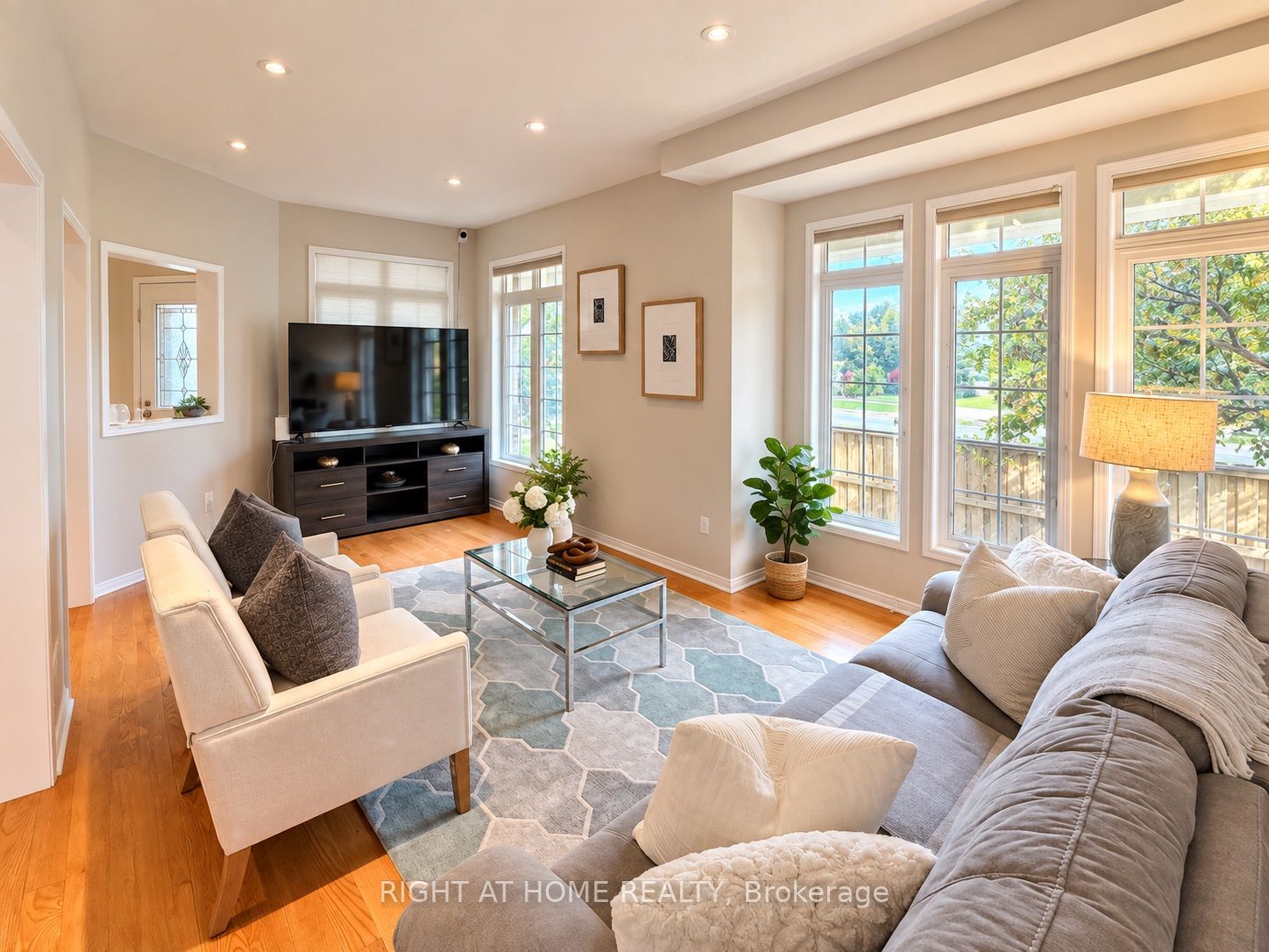 1 Ridgeway Court Property Photo 4
