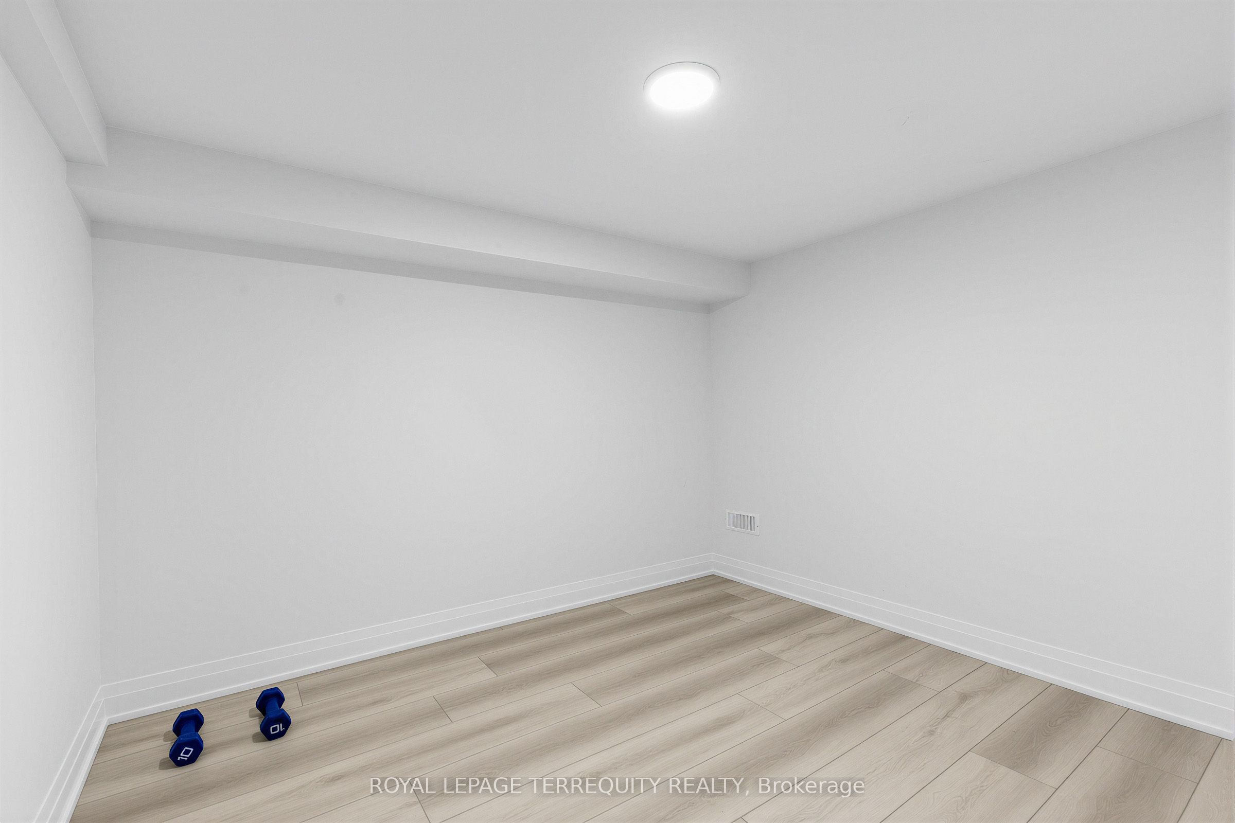 44 Headwind Boulevard Property Photo 35