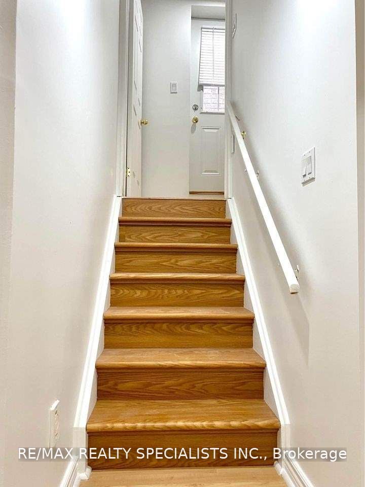 6 Ginger Grove Bsmt Property Photo 2
