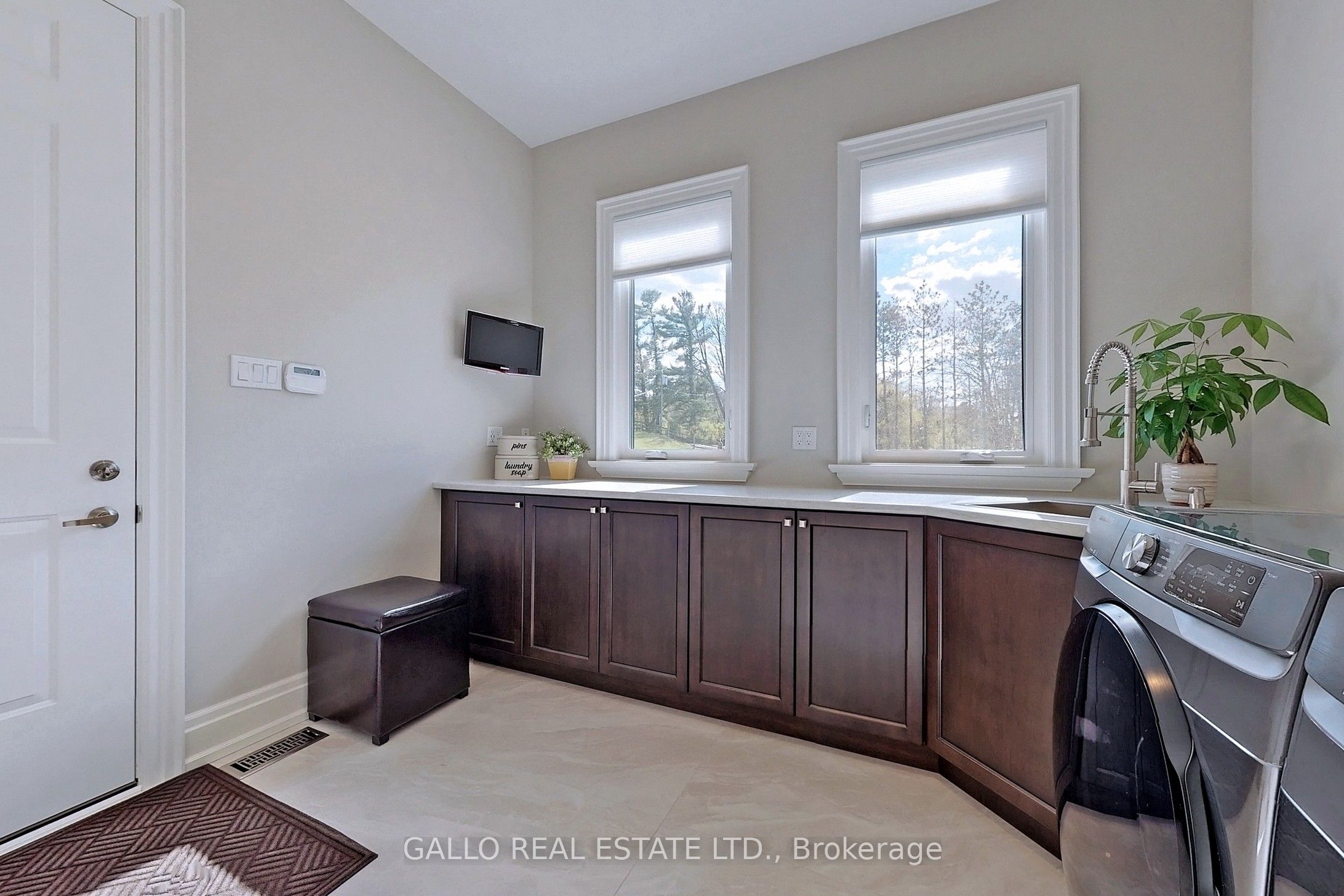 18865 Kennedy Road Property Photo 29