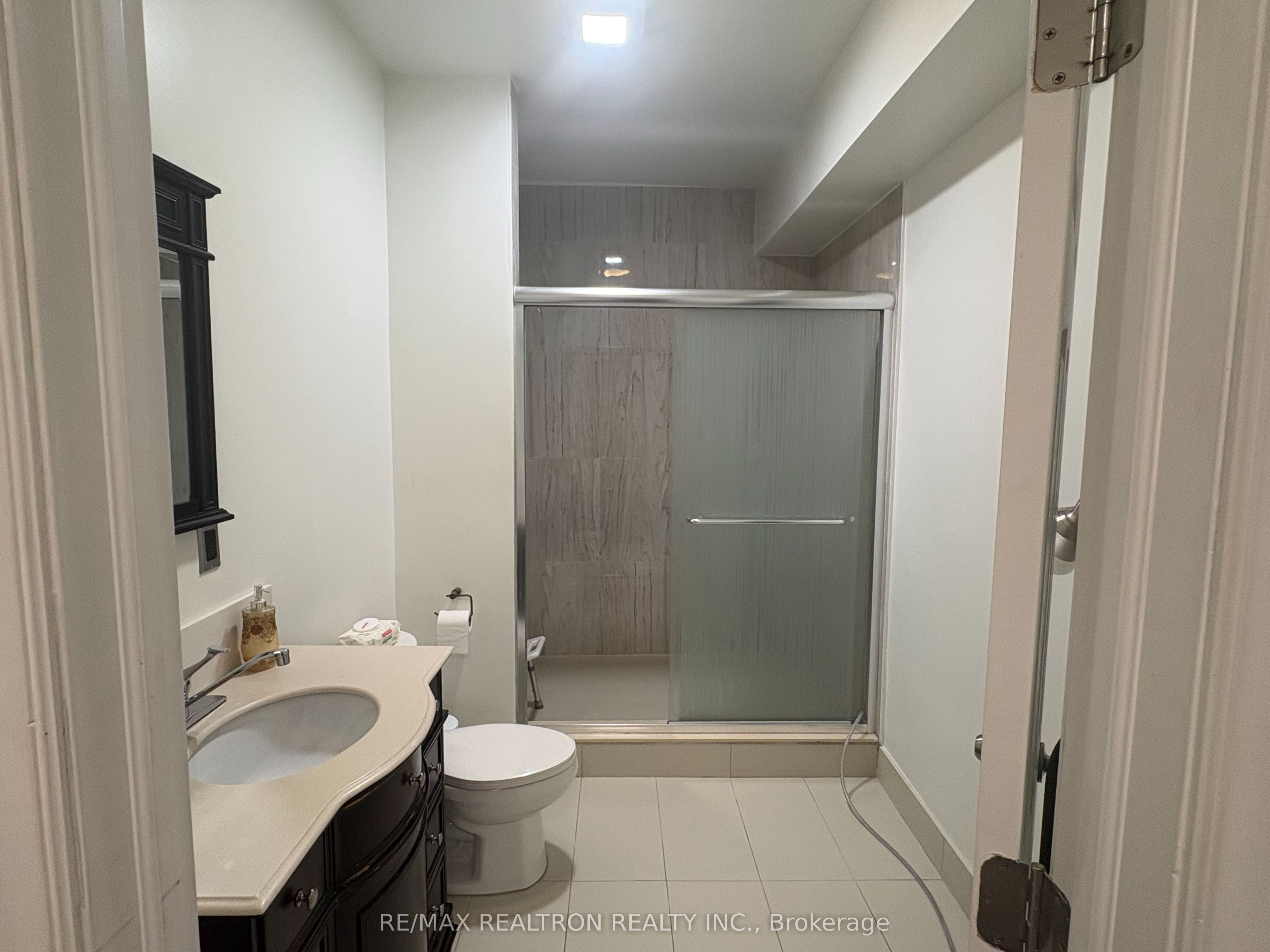 198 Centre Street Lower Property Photo 4