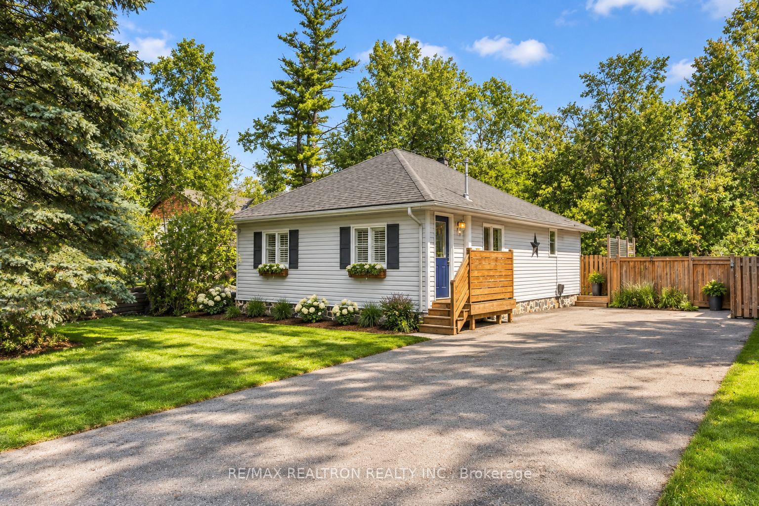 1152 Stoney Point Road Property Photo 1