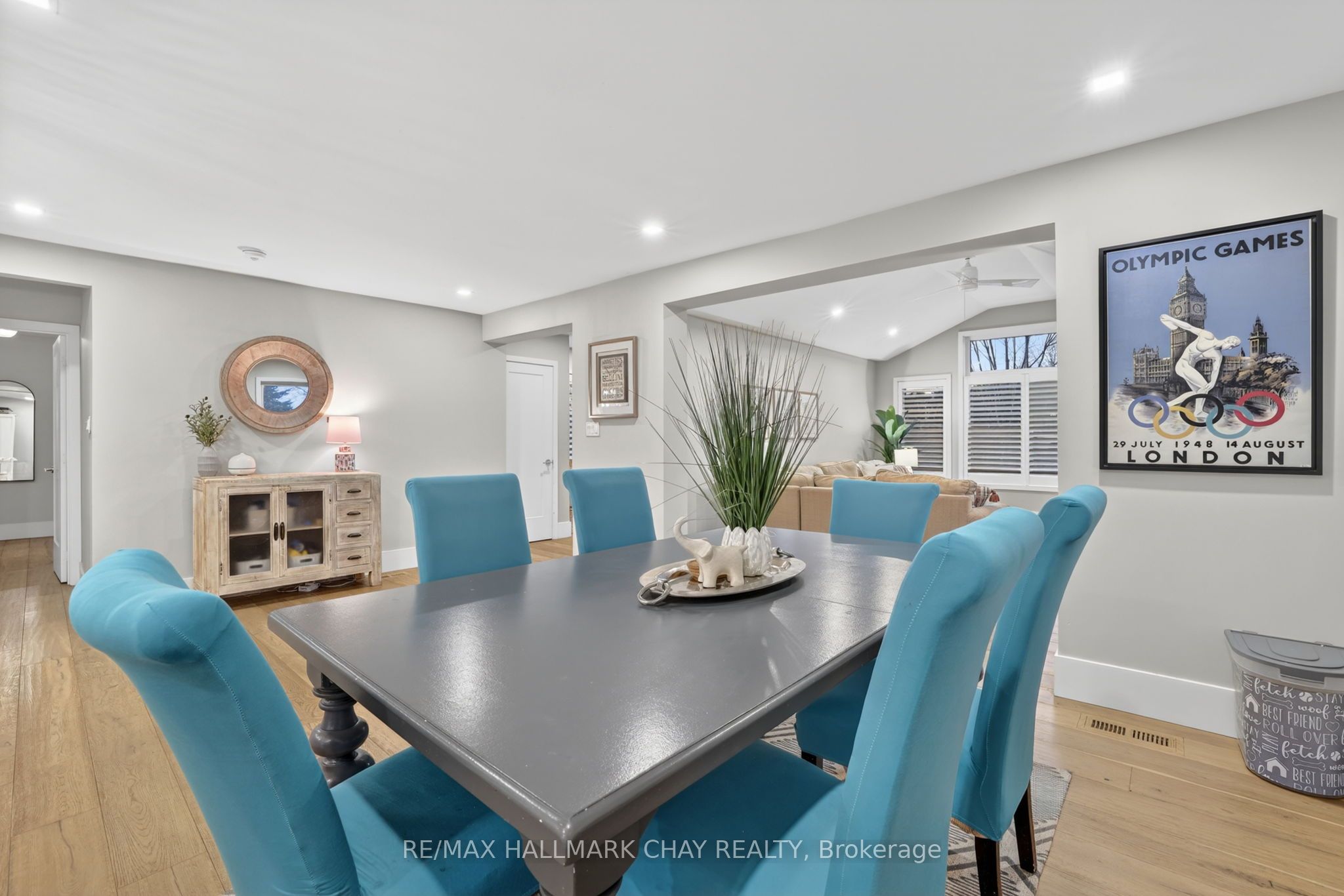 1587 Mount Albert Road Property Photo 12