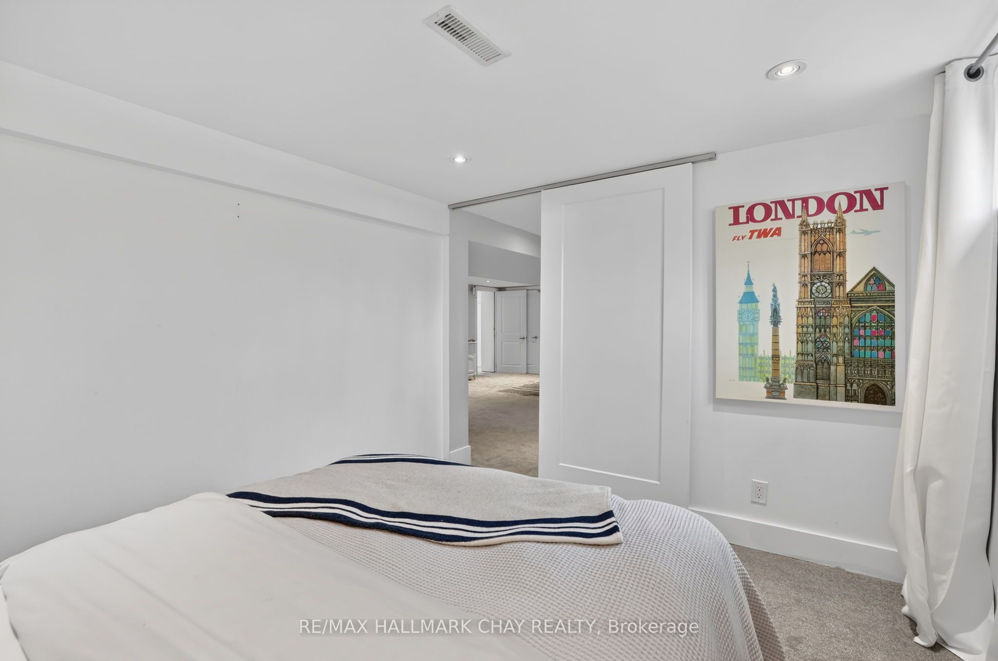 1587 Mount Albert Road Property Photo 29