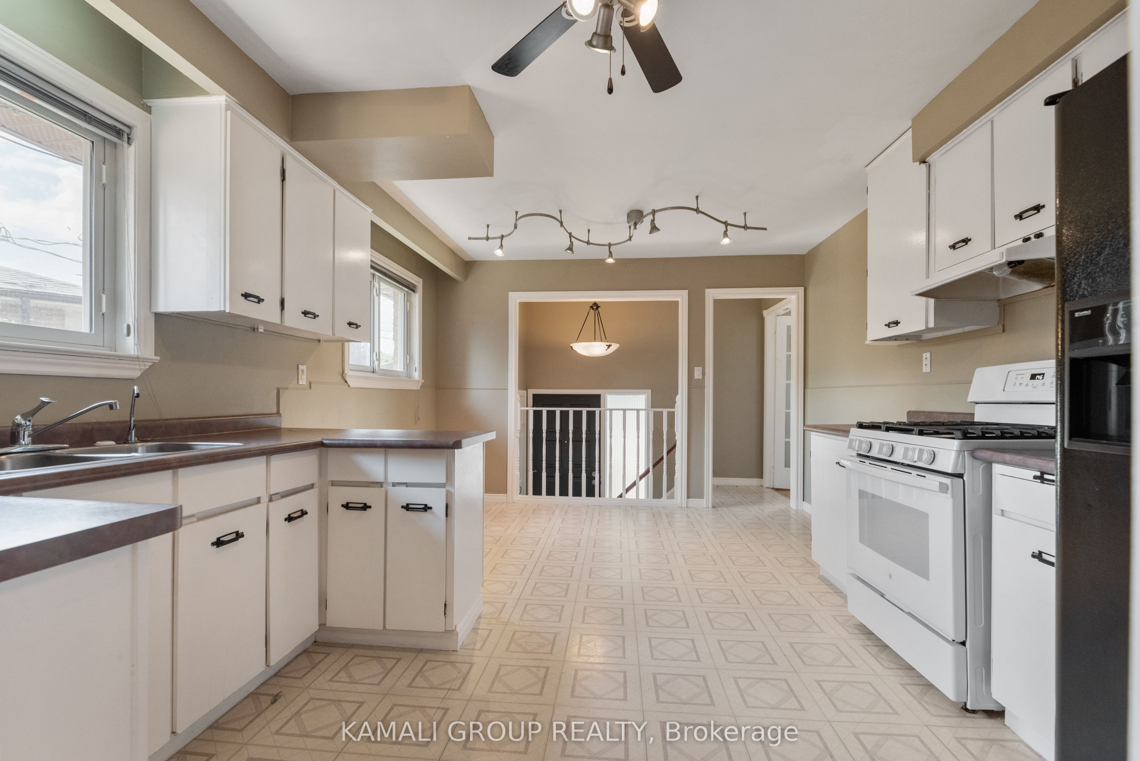 15 Walter Avenue Main Property Photo 6