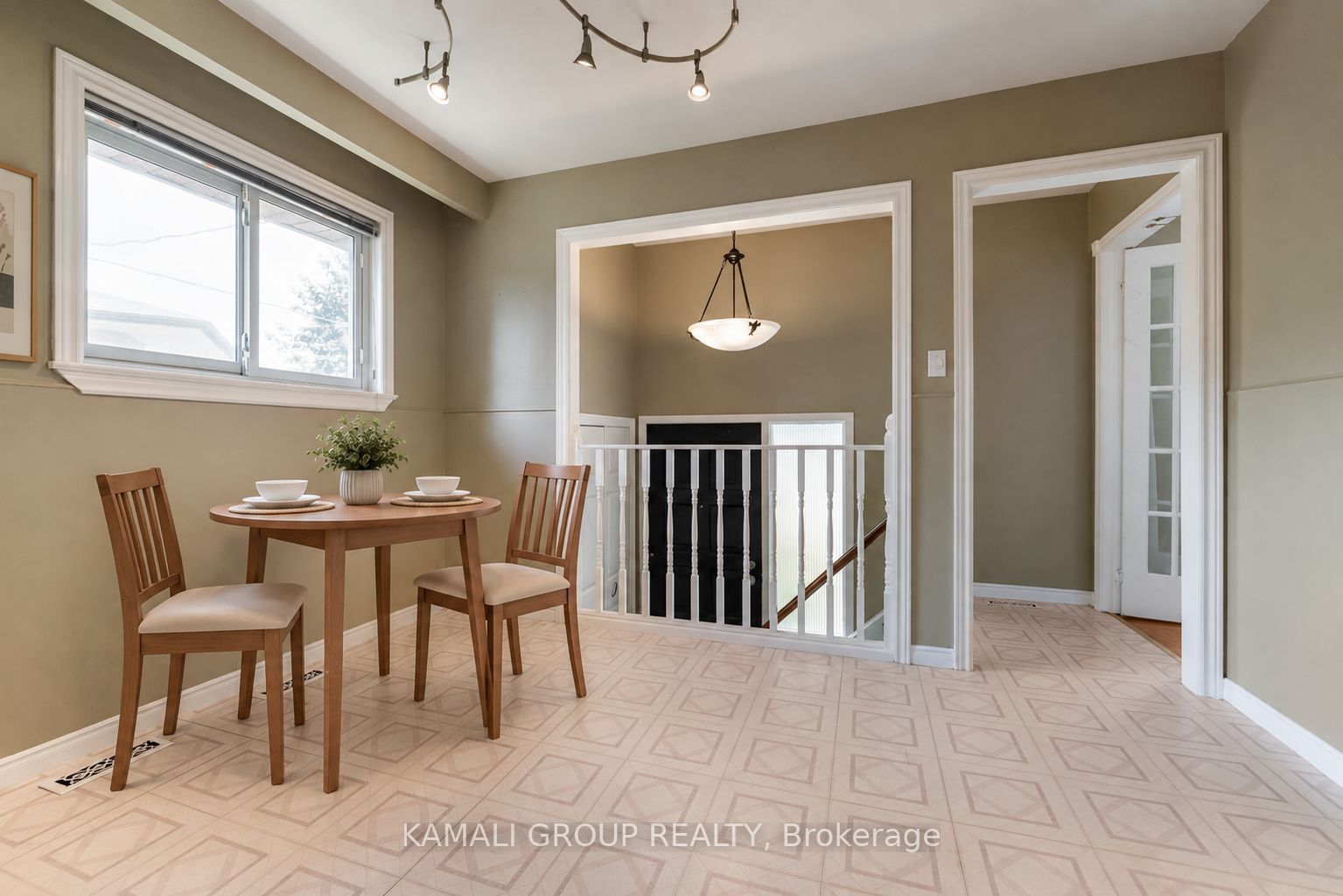 15 Walter Avenue Main Property Photo 7