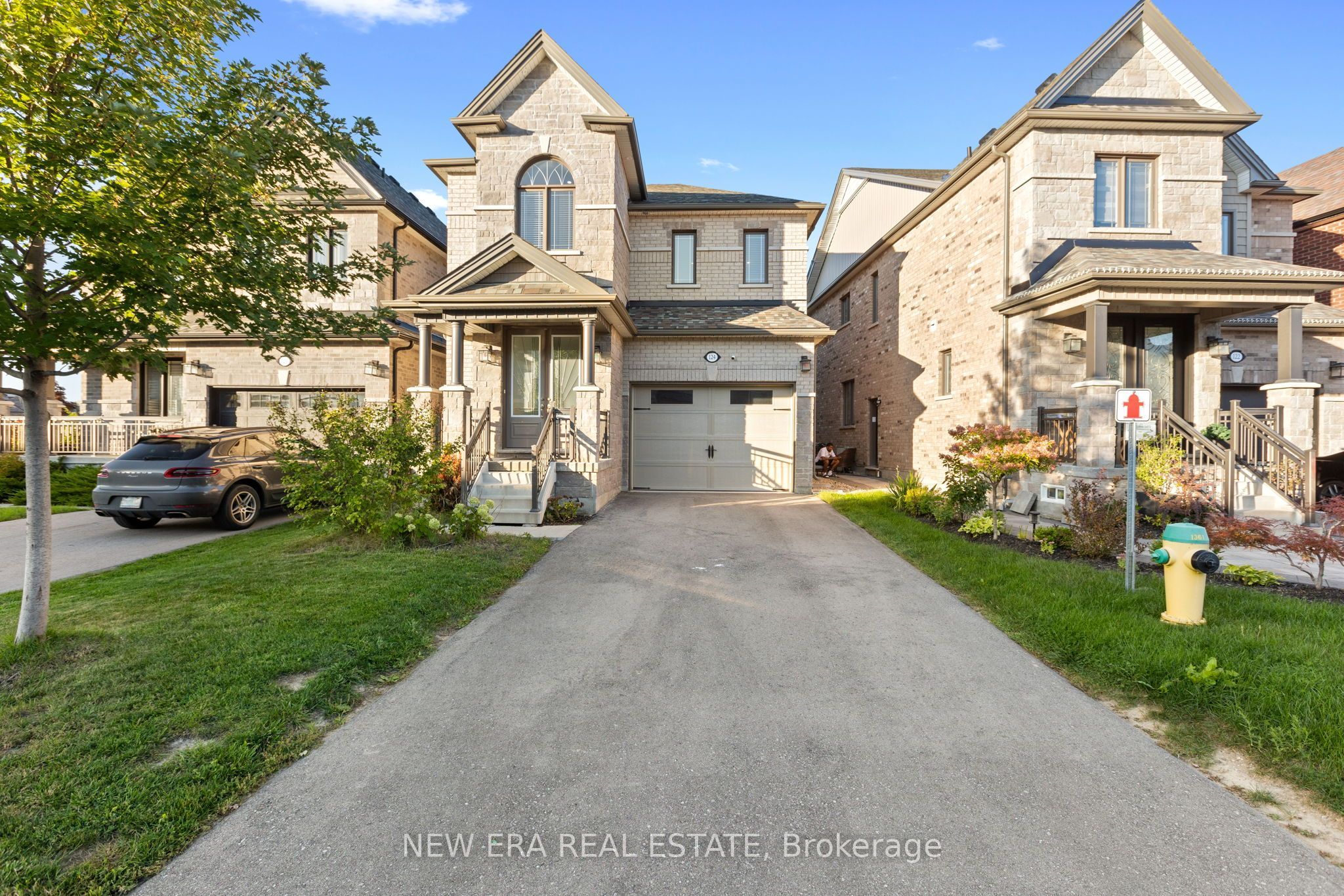124 Walker Boulevard Property Photo 1