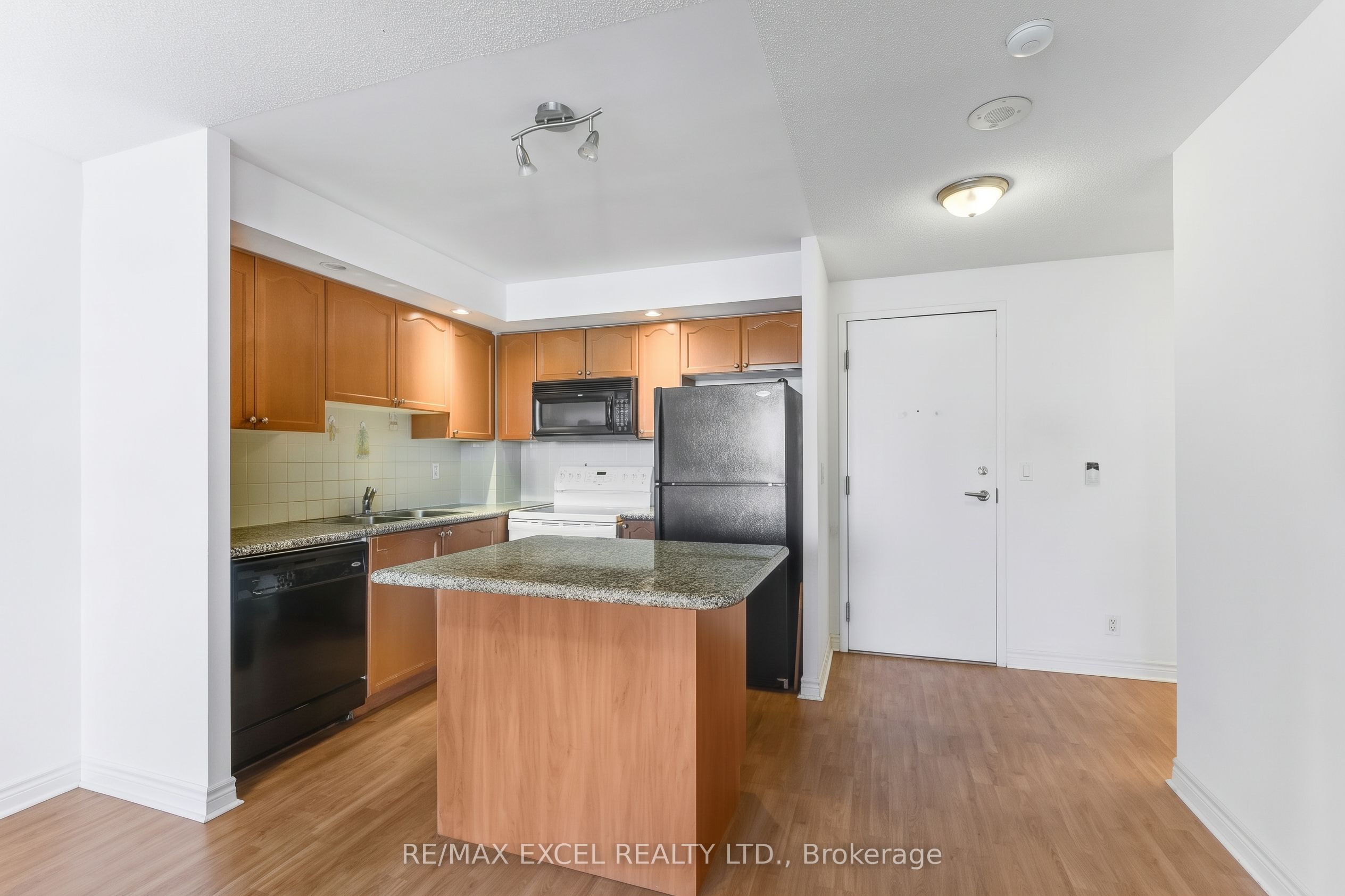 33 Cox Boulevard 1627 Property Photo 12